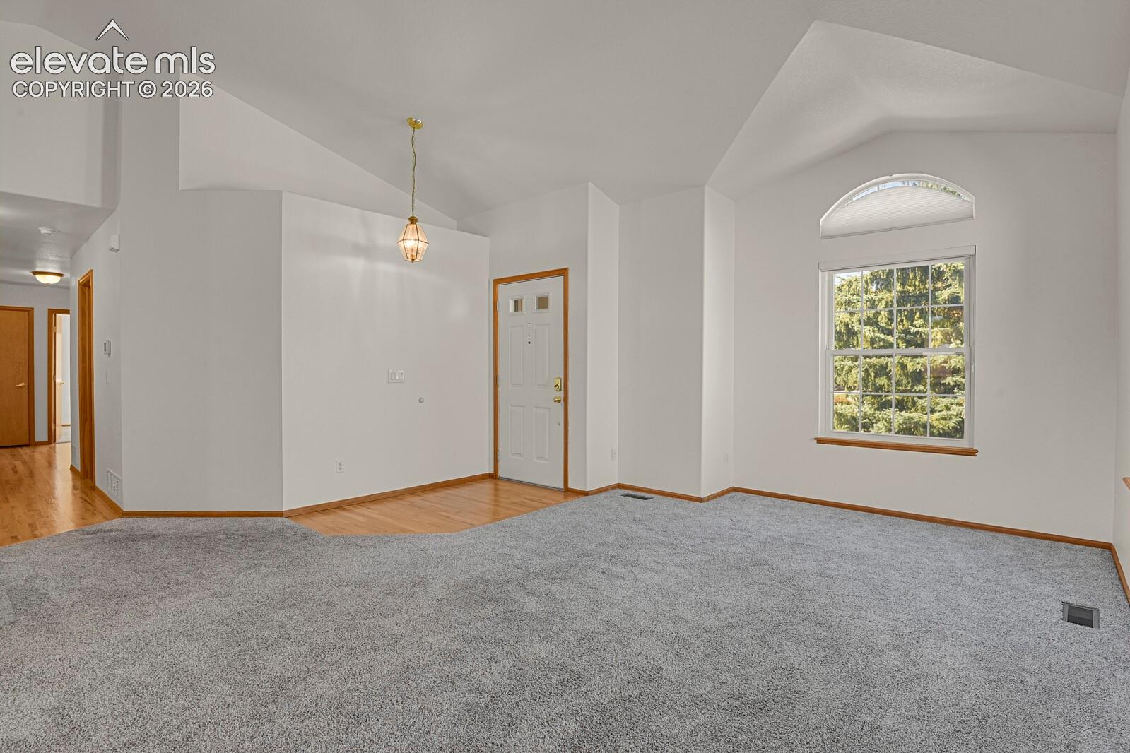 Listing photo 5 for 6625 Quarter Circle Road