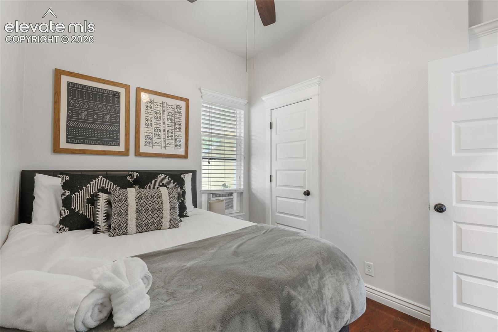 Listing photo 13 for 2130 W Kiowa Street