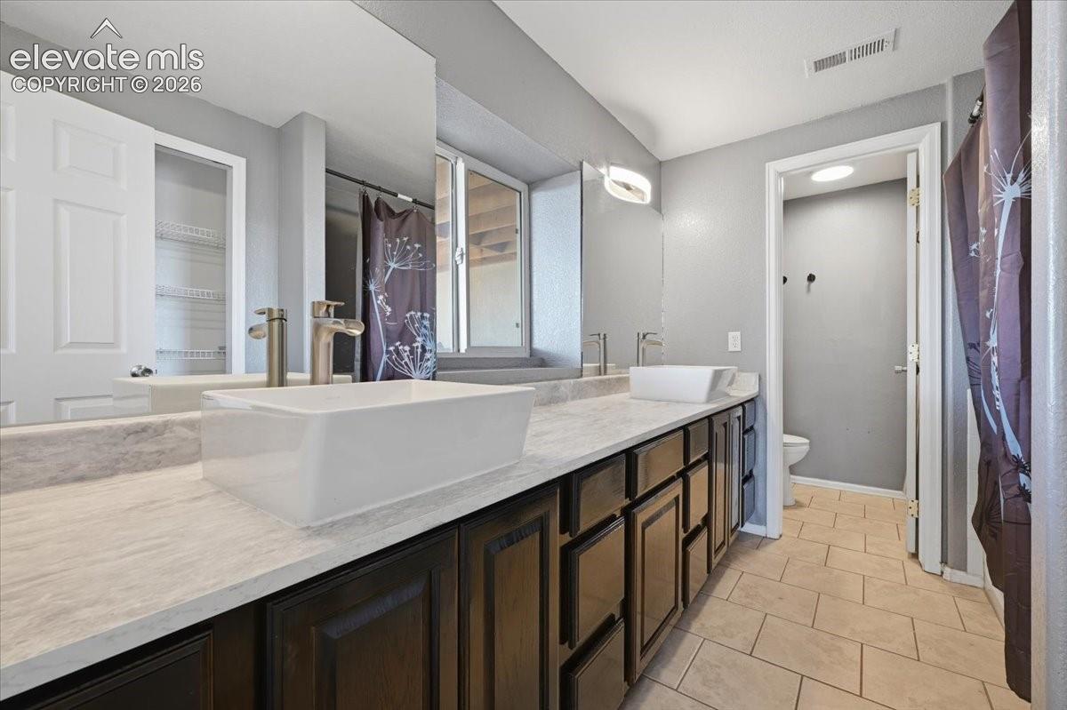 Listing photo 18 for 676 E Heron Drive