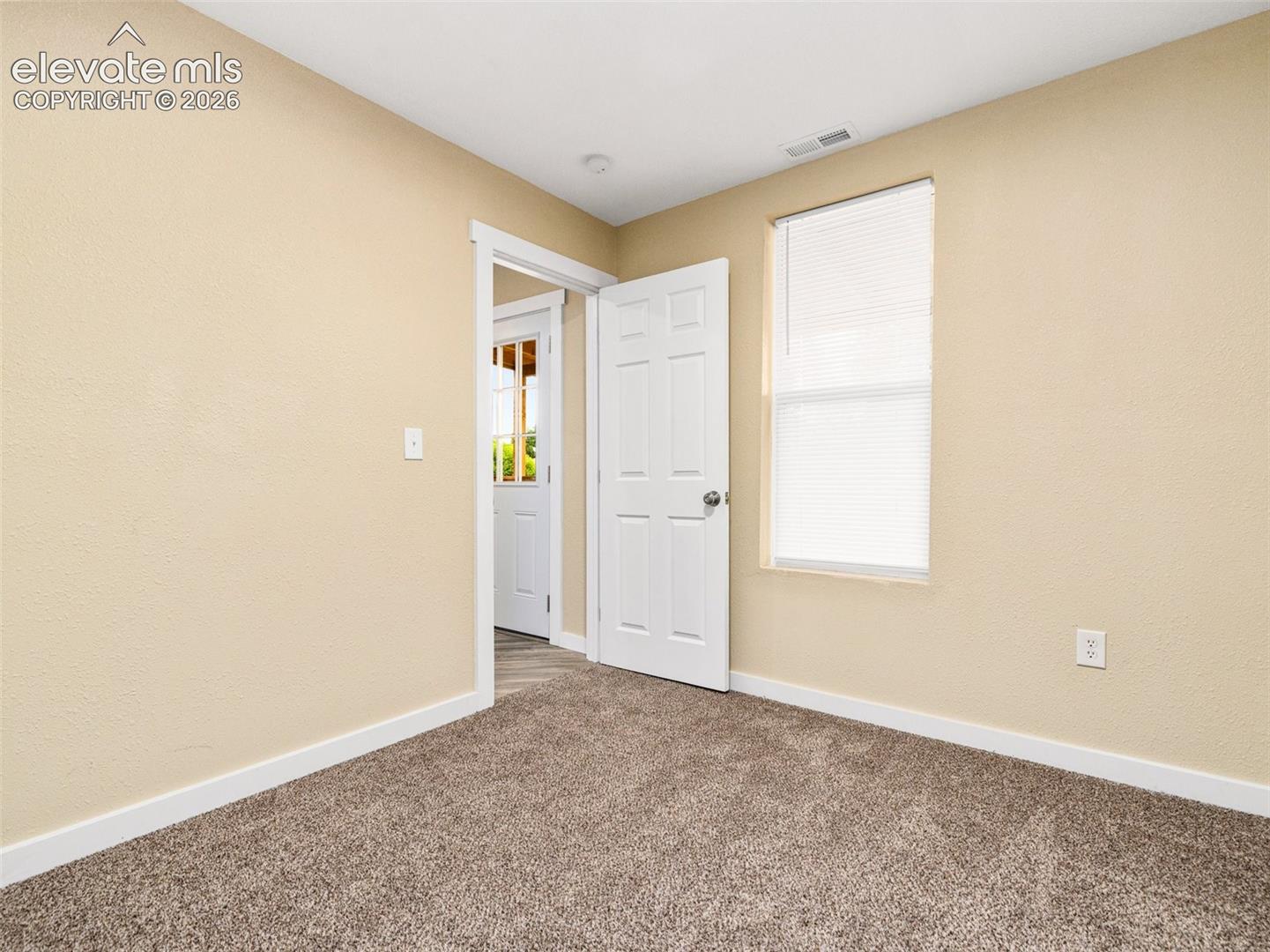 Listing photo 17 for 1219 Pine Street