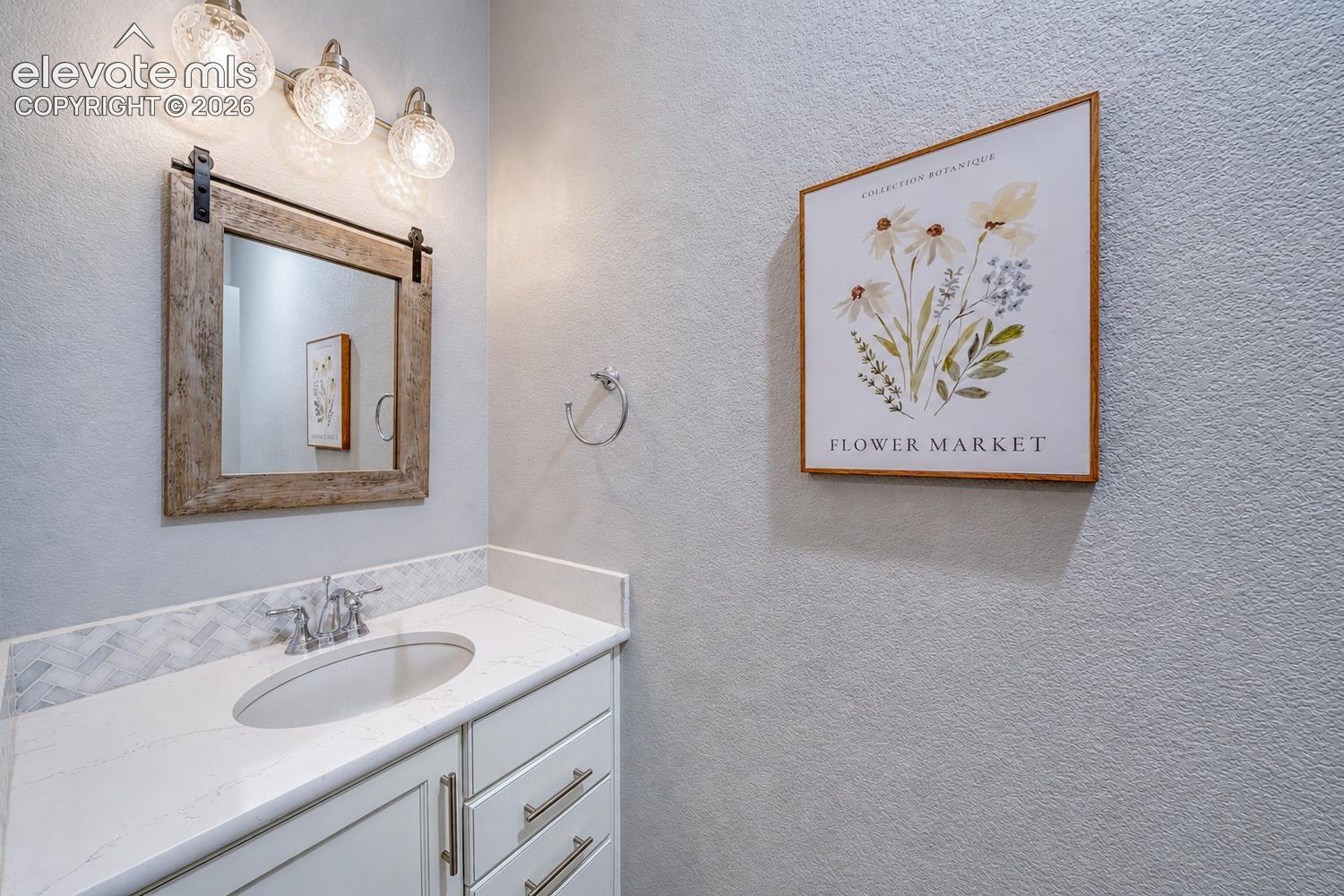 Listing photo 23 for 15691 Lake Mist Drive