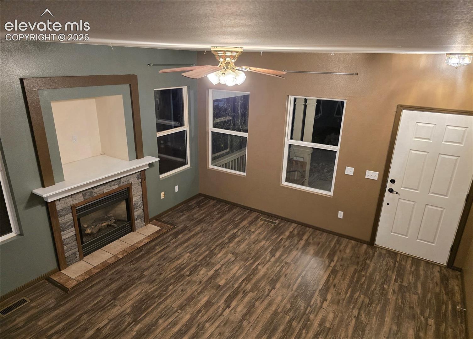 Listing photo 7 for 8059 Oliver Road