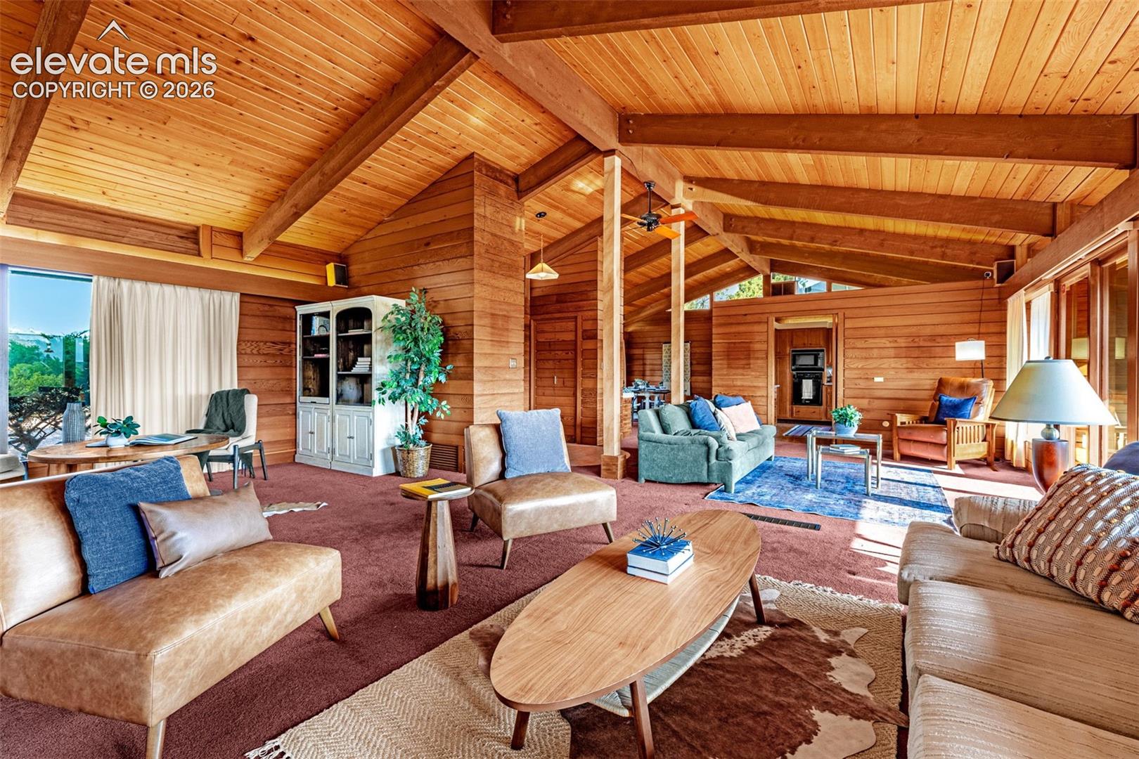 Listing photo 6 for 1210 E High Point Lane
