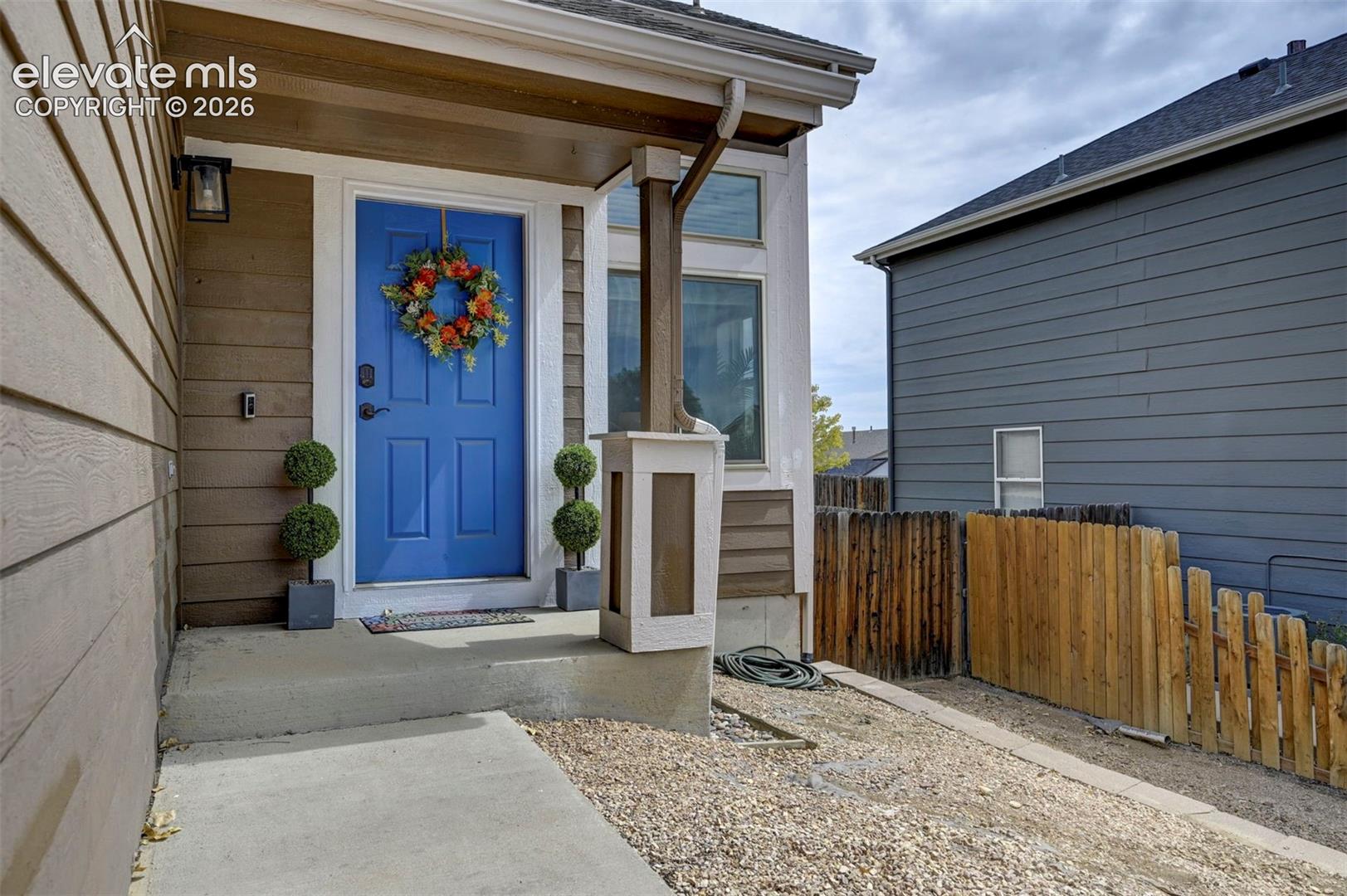 Listing photo 3 for 862 Descendant Drive