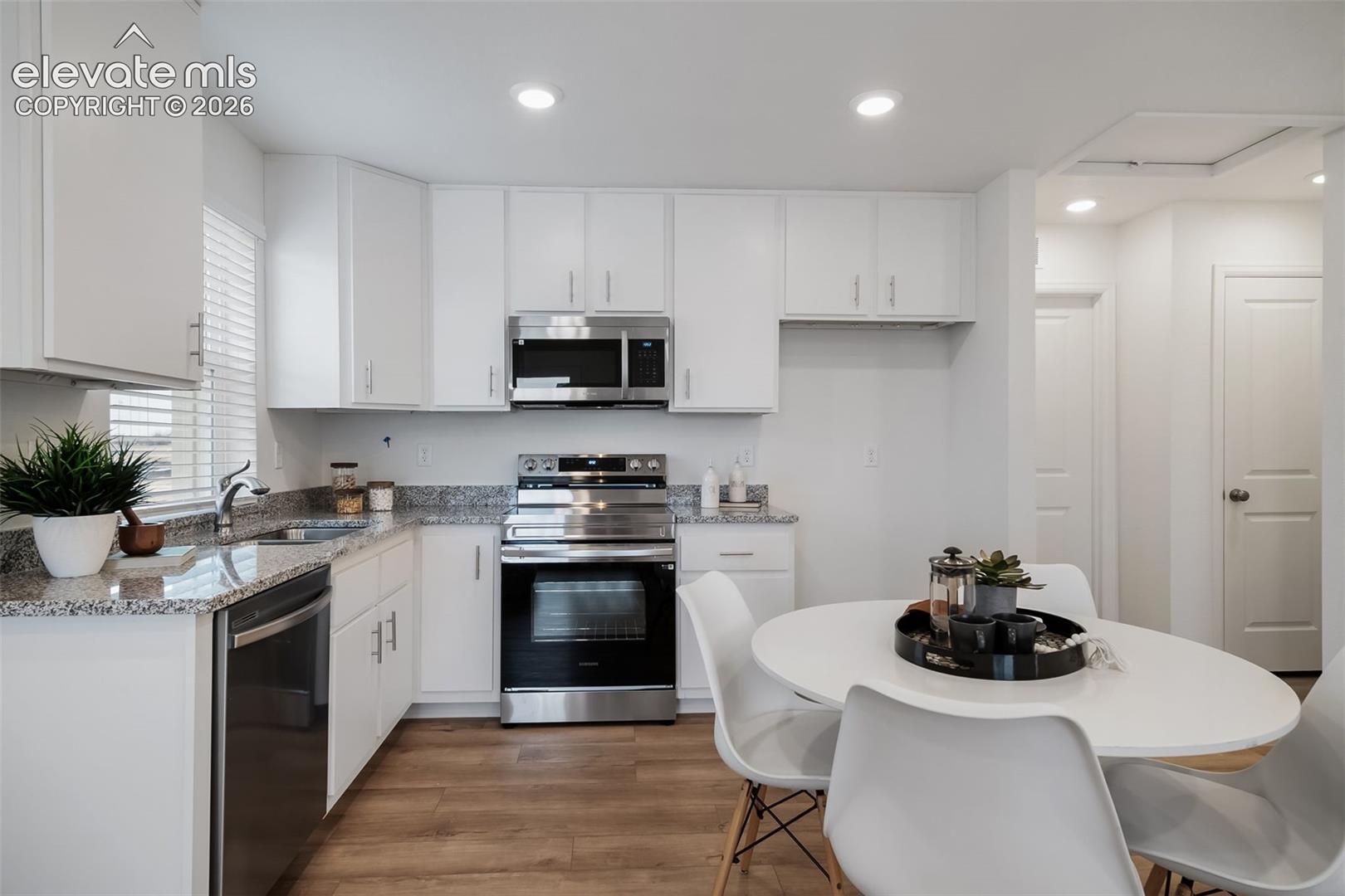 Listing photo 17 for 5811 Bowerman Lane