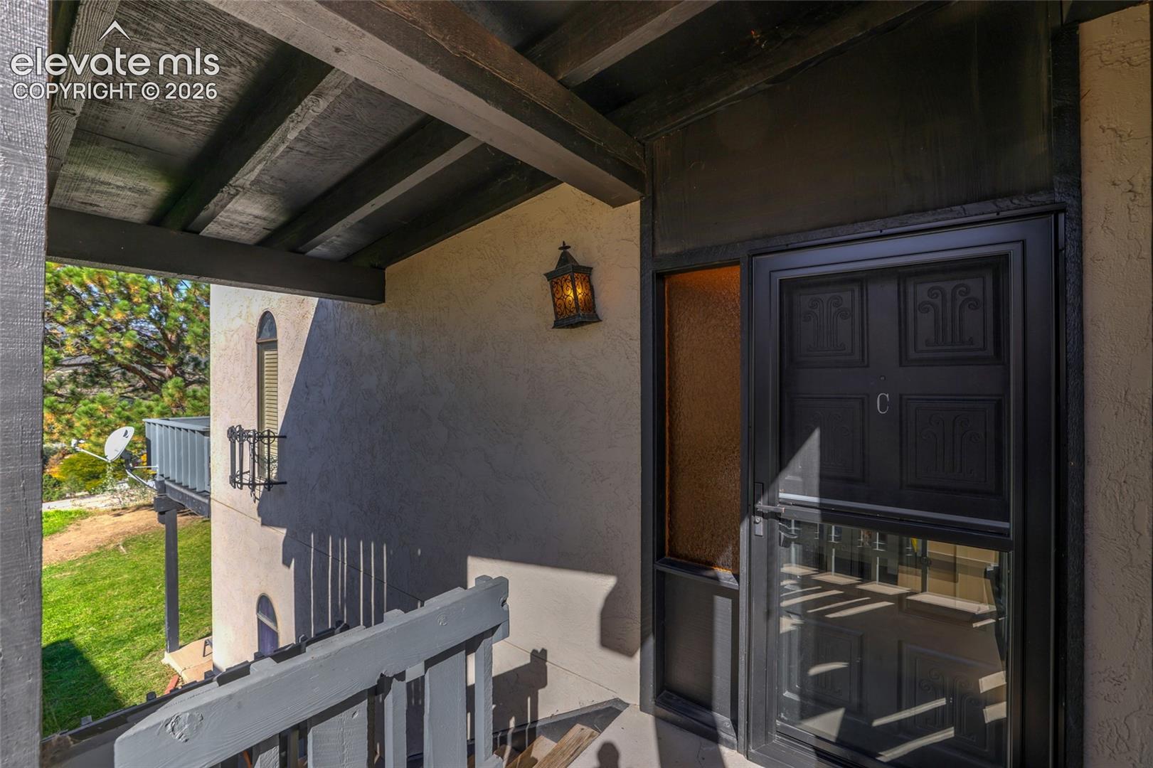 Listing photo 8 for 1062 Fontmore Road C