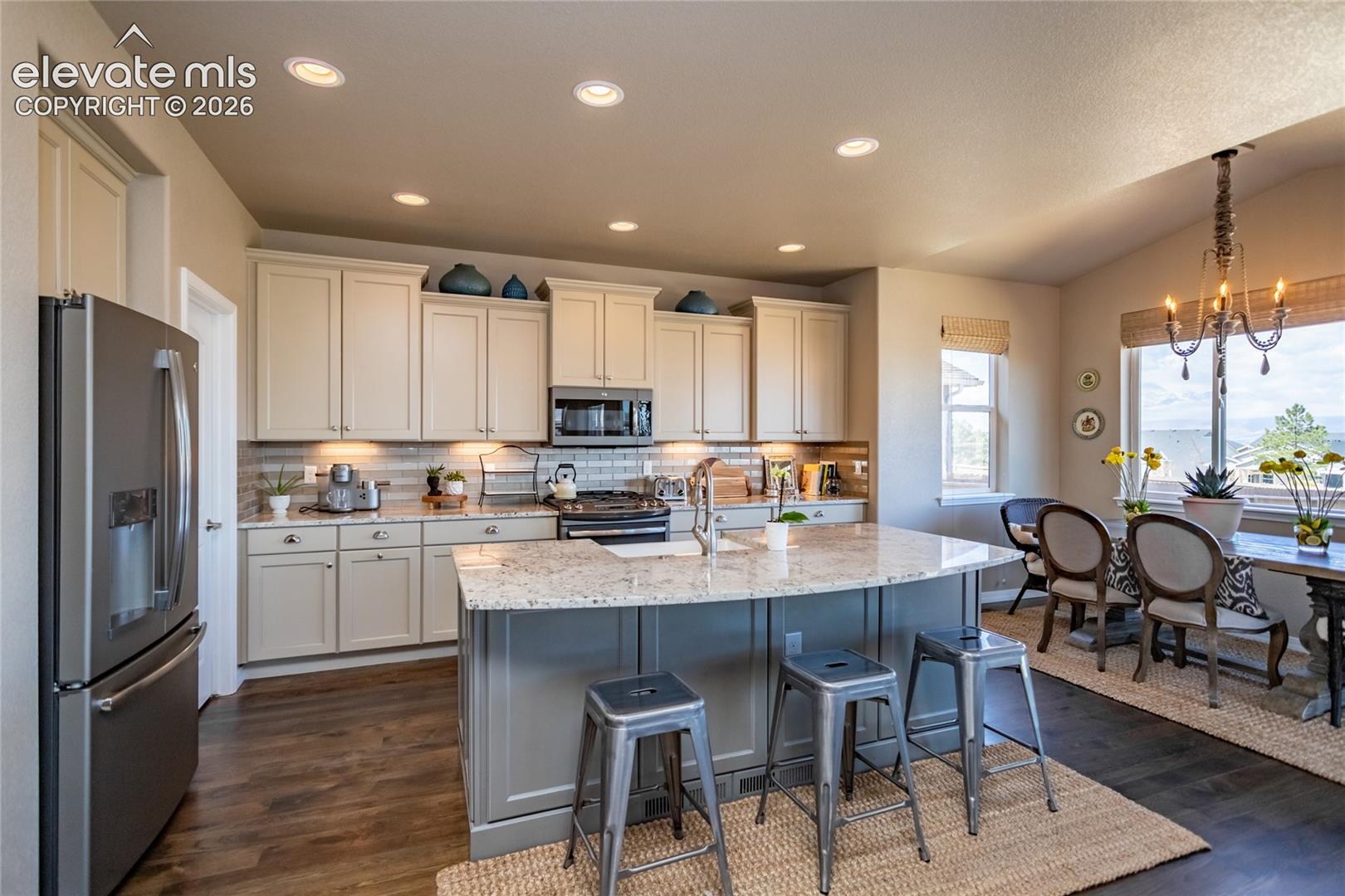 Listing photo 2 for 11068 Echo Canyon Drive