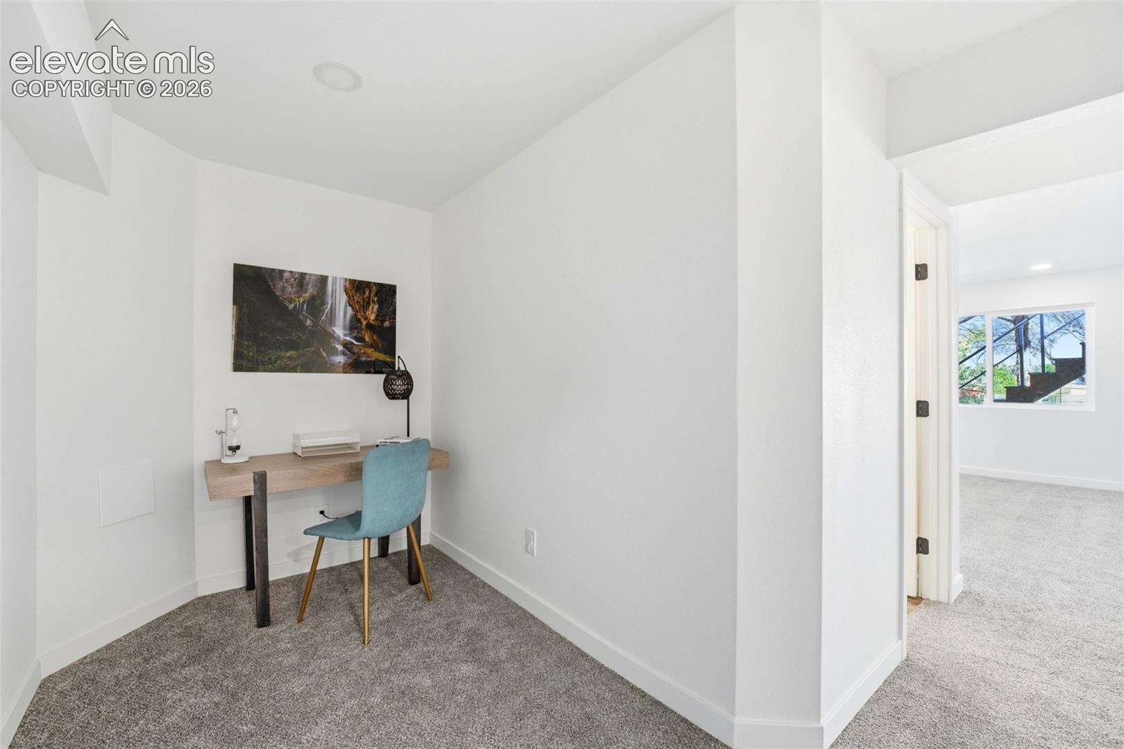 Listing photo 13 for 1361 S Tonalea Drive