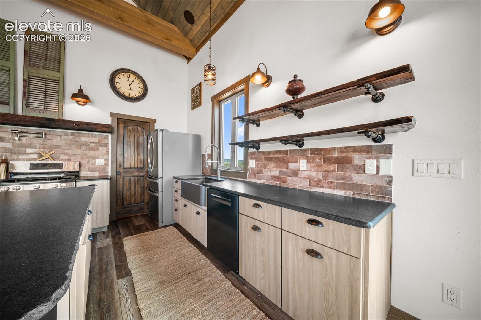 Listing photo 18 for 757 County Road 863 NA
