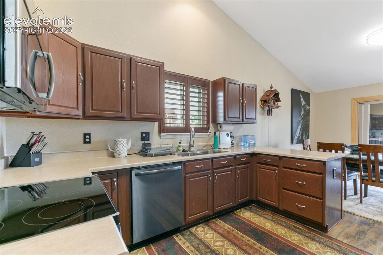 Listing photo 8 for 11689 Allendale Drive