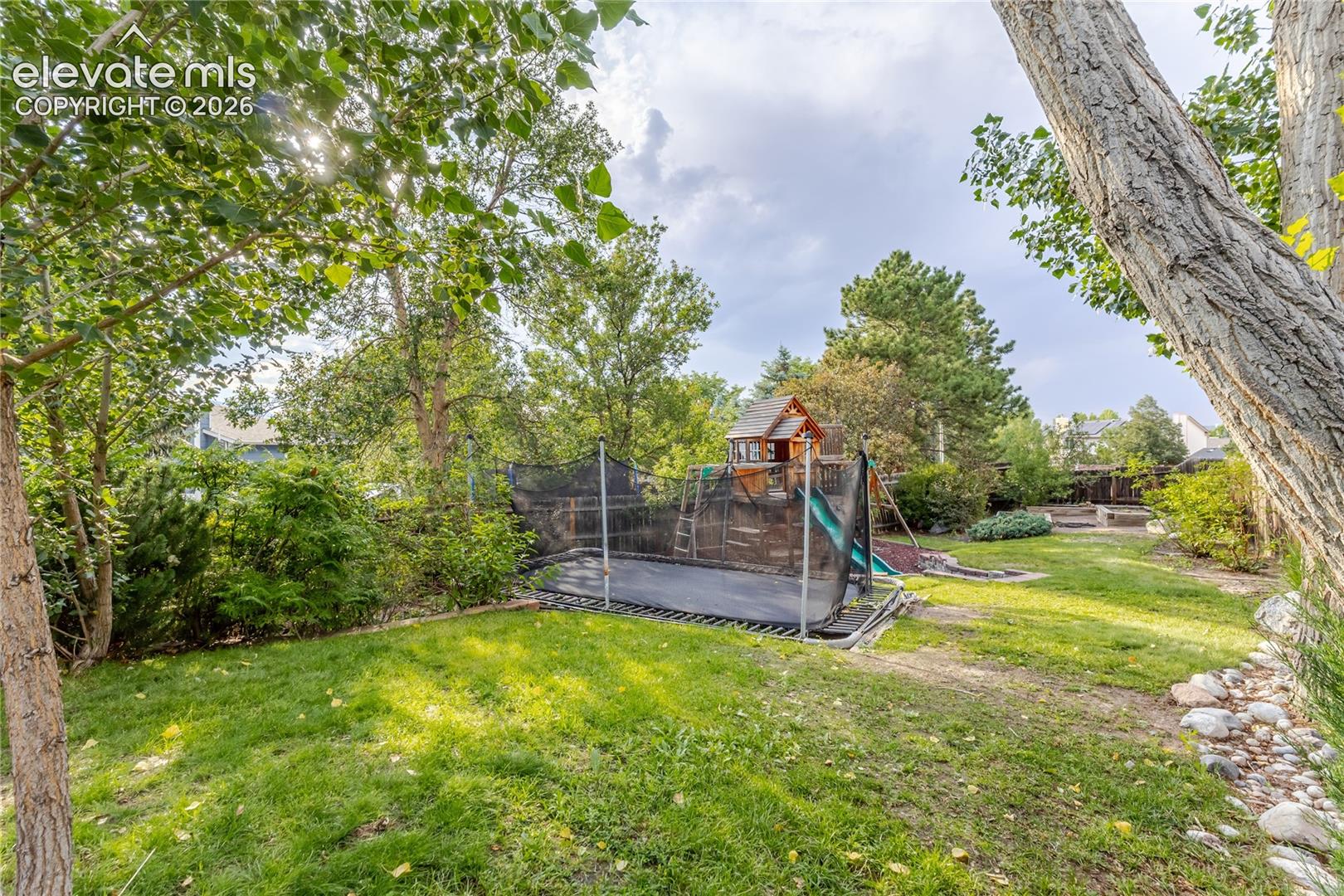 8720 Anglewood Court, photo 37