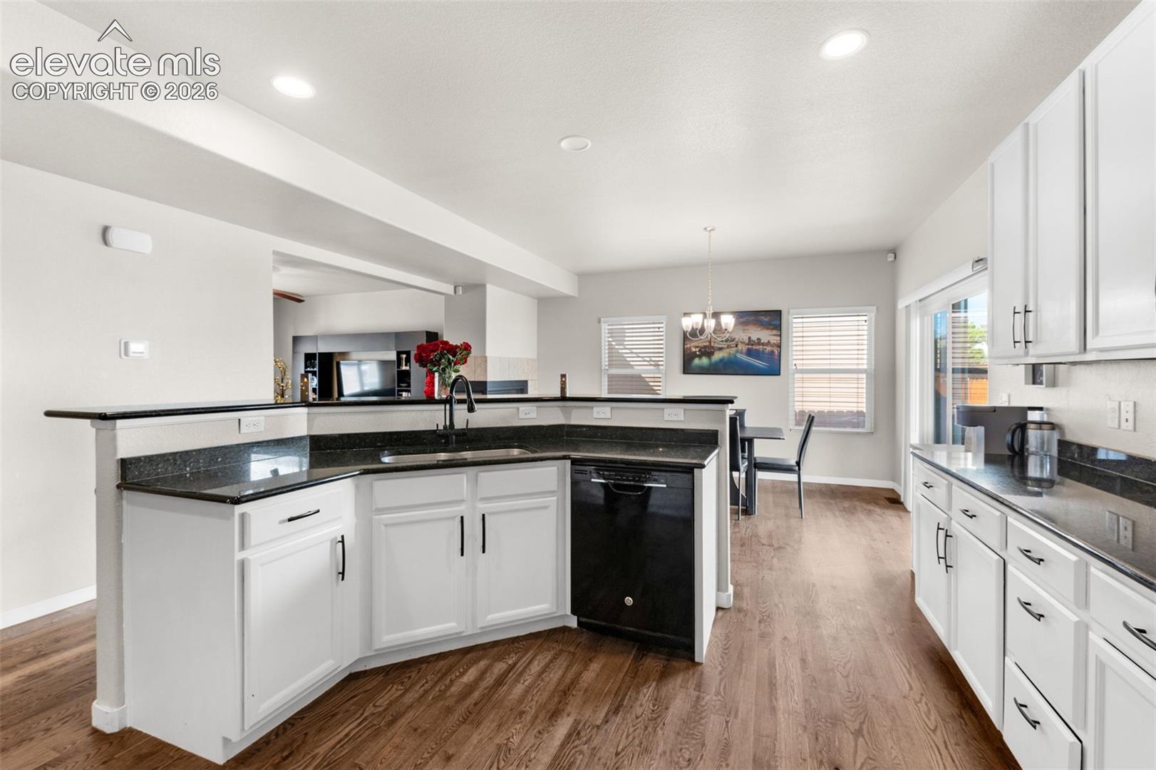 Listing photo 11 for 7437 Bigtooth Maple Drive