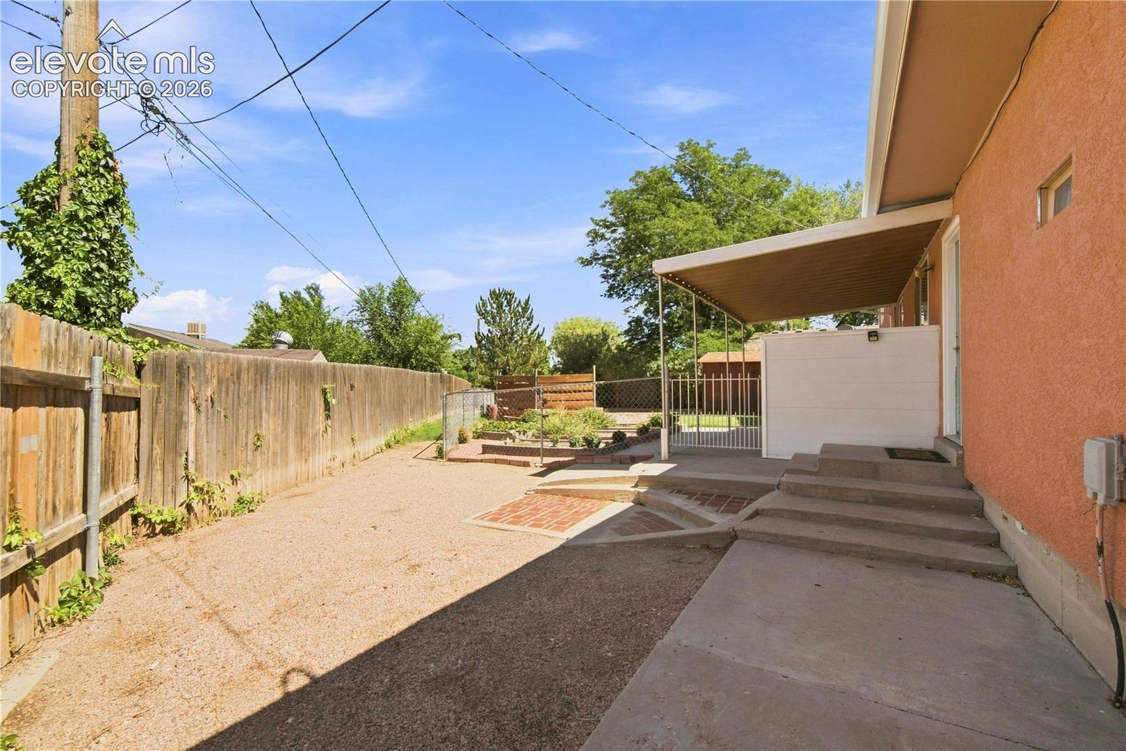 Listing photo 33 for 540 Starlite Drive