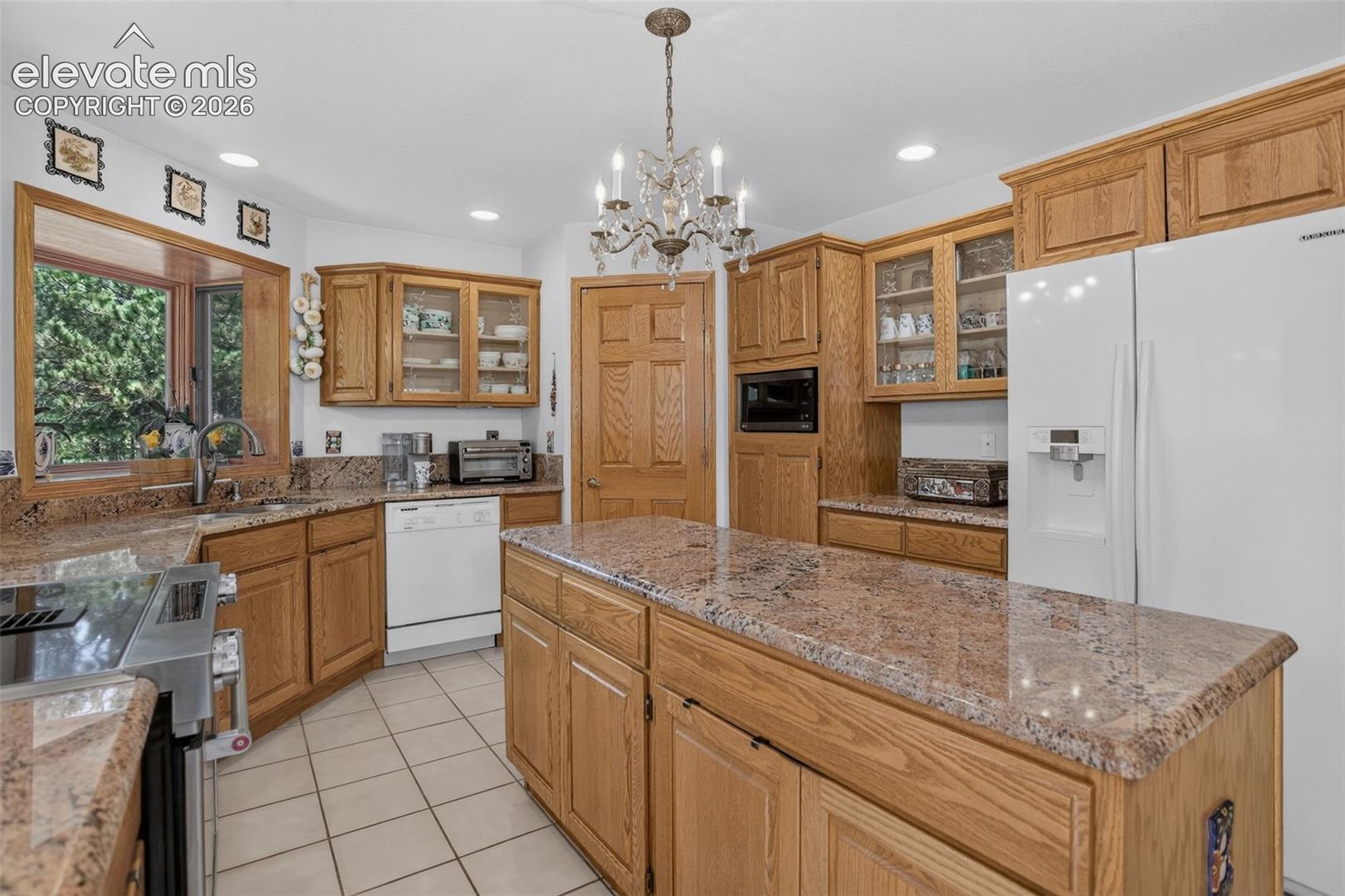Listing photo 6 for 11570 Milford Road