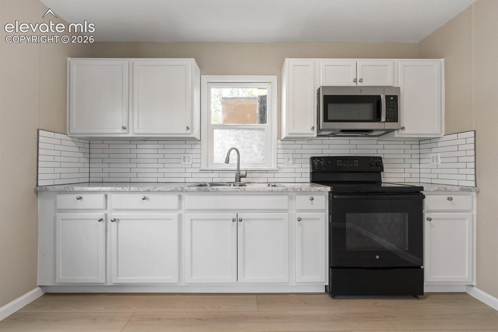 Listing photo 6 for 2102 W 29th Street