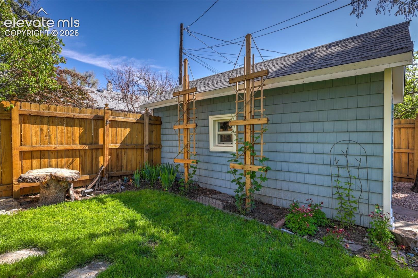 Listing photo 42 for 1302 E Platte Avenue