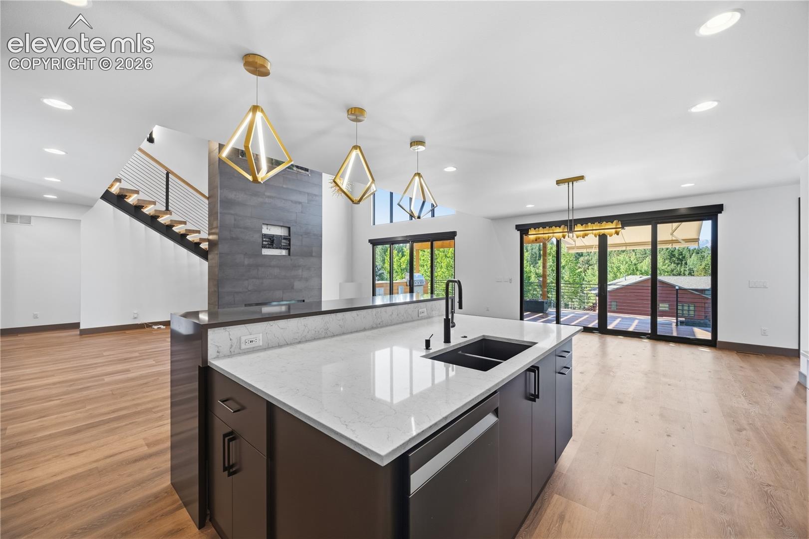 Listing photo 14 for 449 Oxford Lane