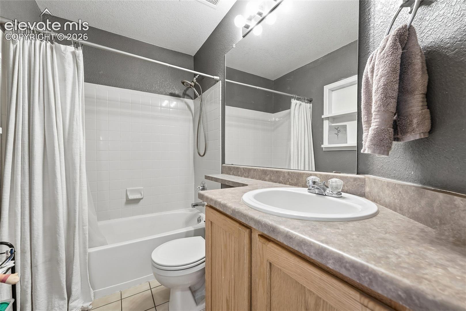 Listing photo 17 for 1489 Red Peak Drive