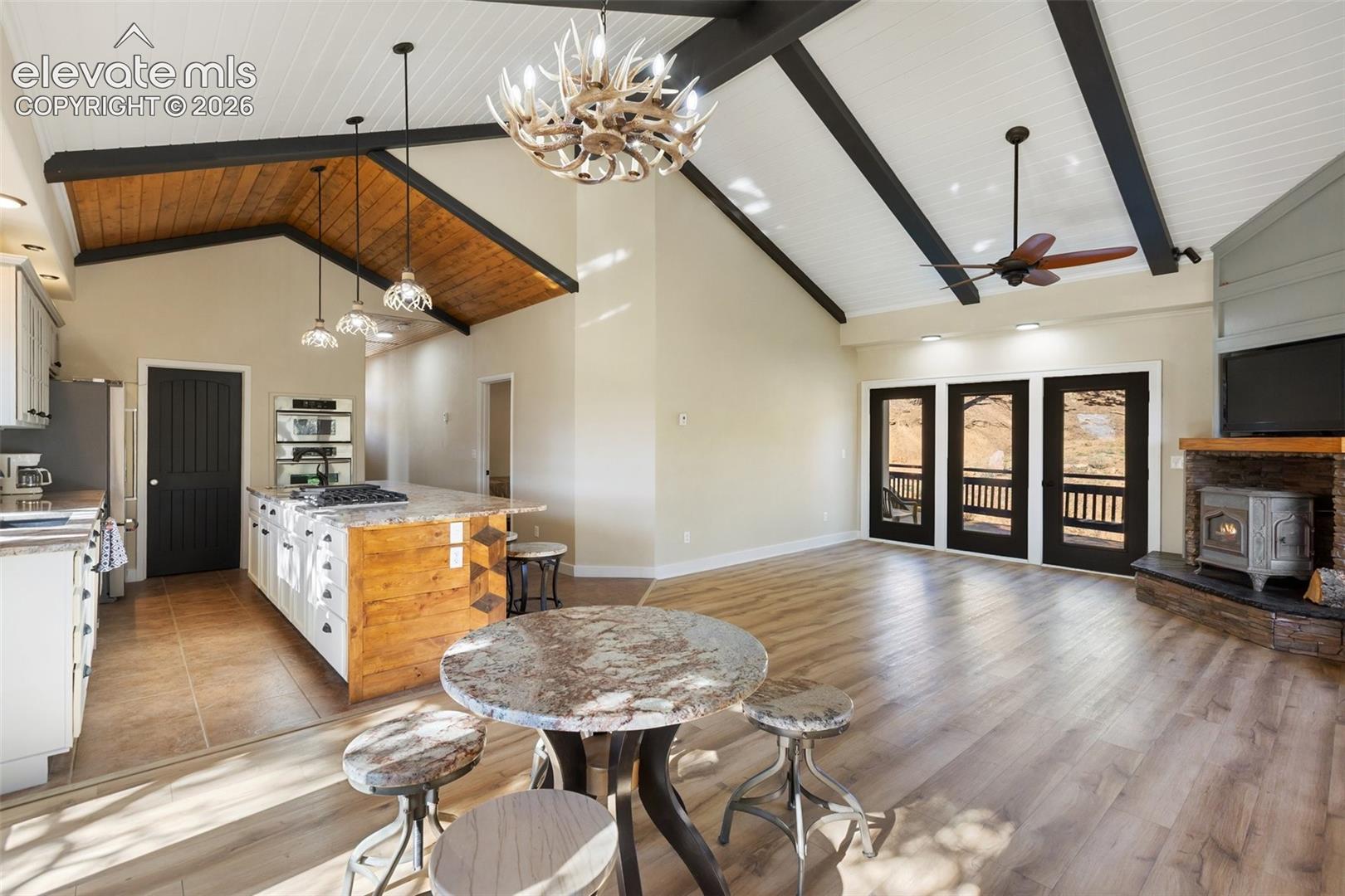 Listing photo 4 for 396 Mohawk Heights
