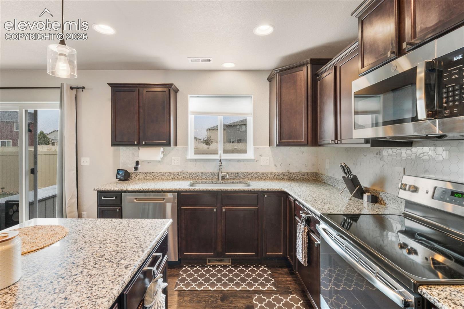 Listing photo 18 for 7478 Benecia Drive