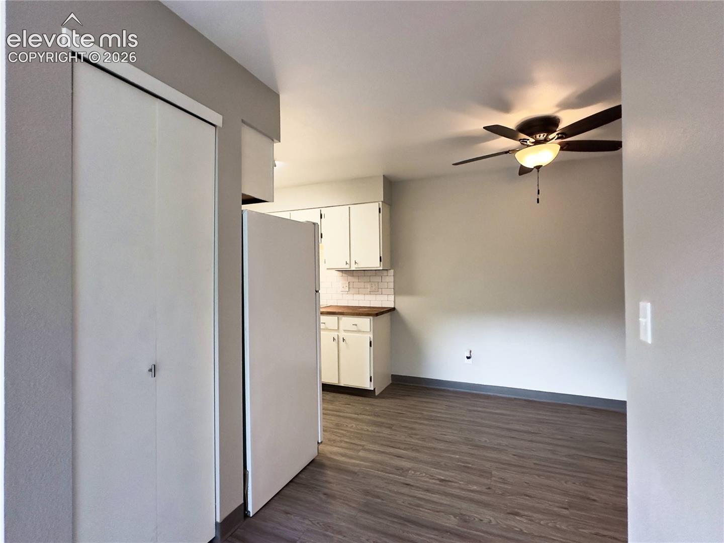 Listing photo 6 for 380 Paradise Circle A8
