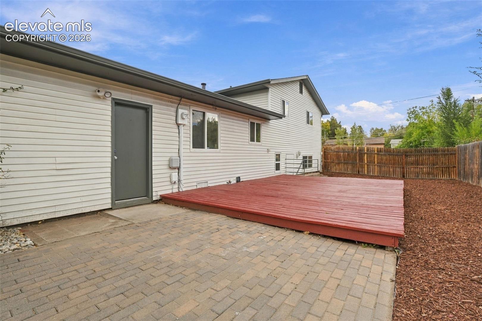 Listing photo 29 for 1070 Applewood Drive