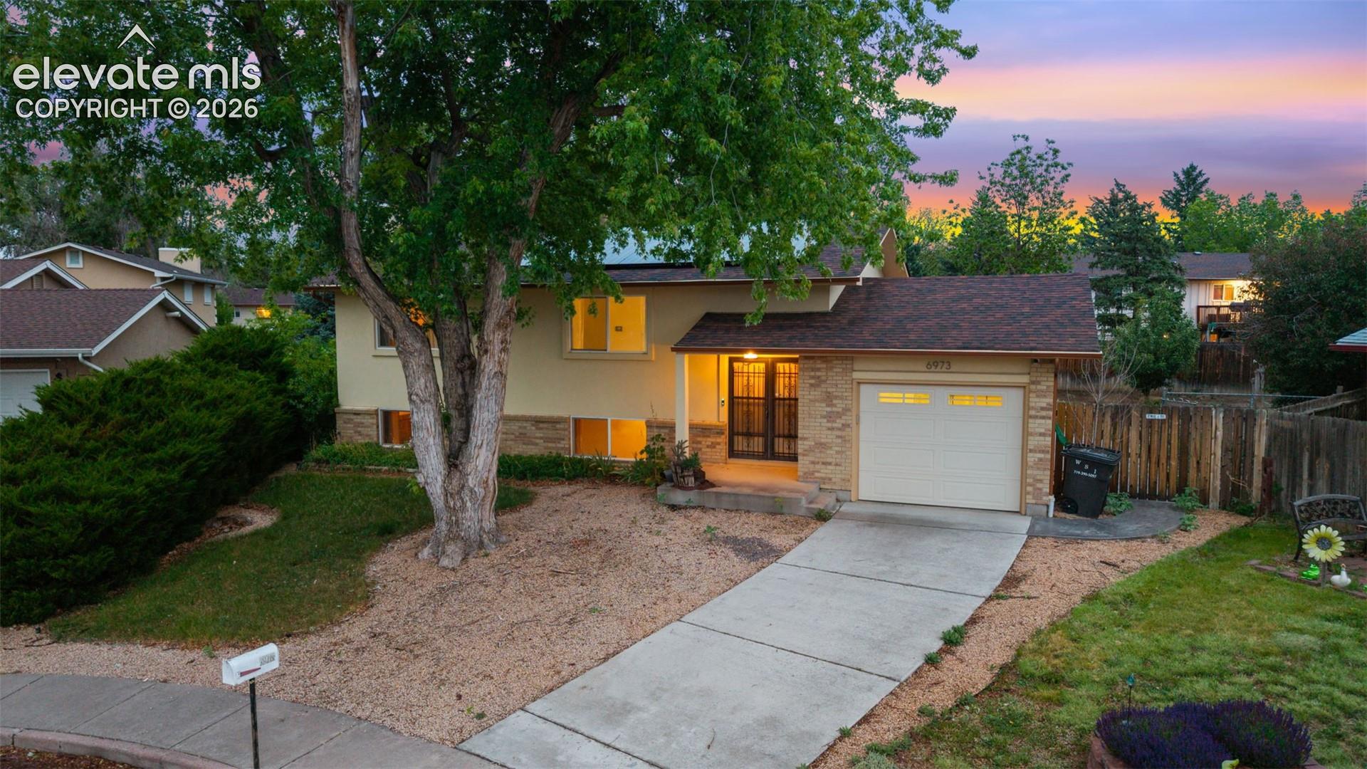 Listing photo 2 for 6973 Roaring Spring Avenue