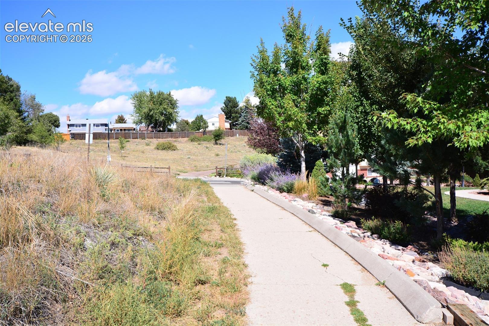 5020 Barcelona Way, photo 32