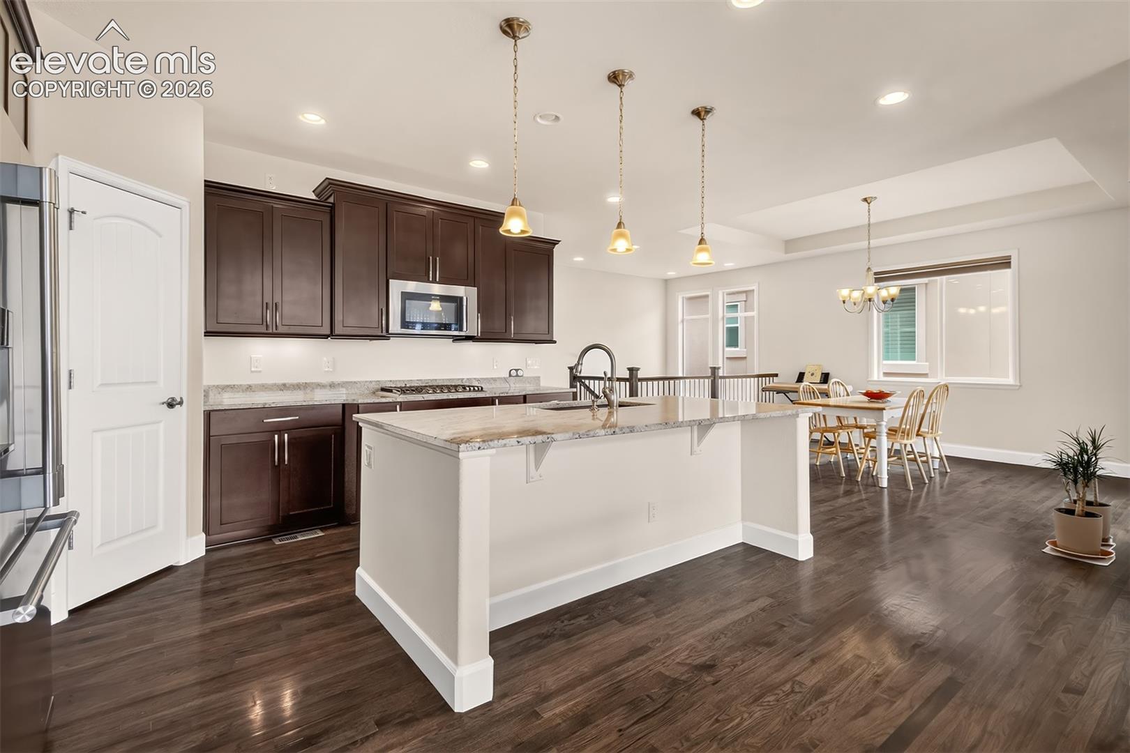 Listing photo 8 for 1506 PROMONTORY BLUFF View