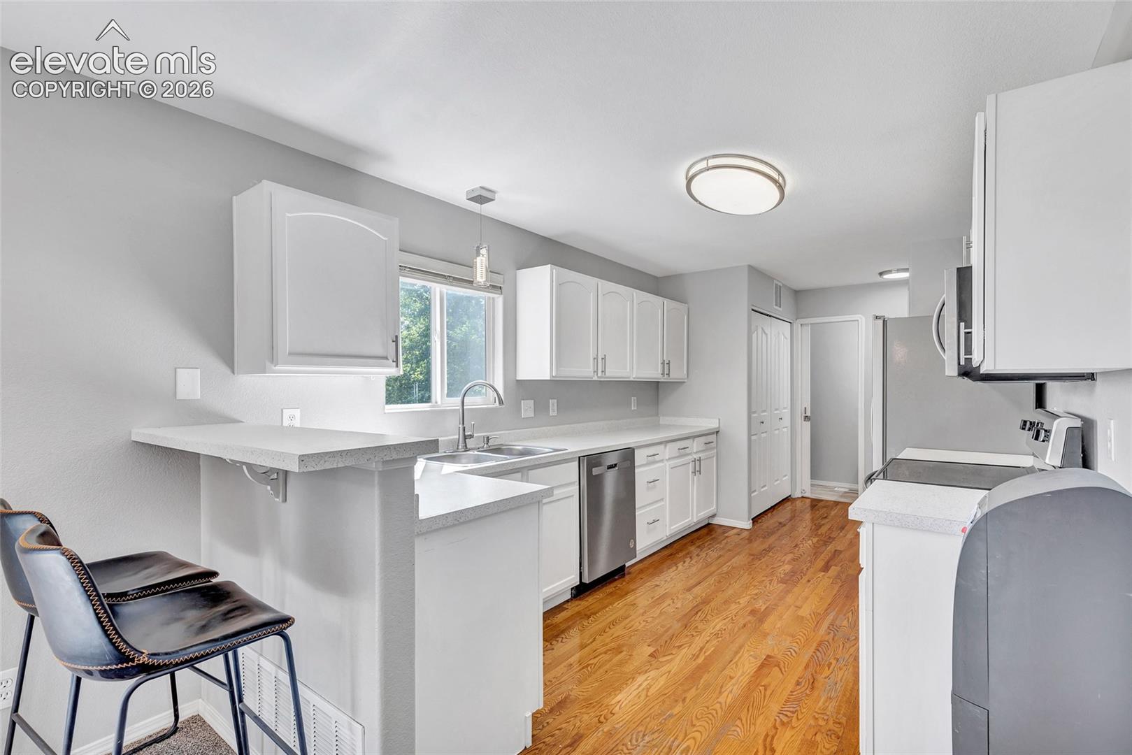 Listing photo 12 for 1204 White Stone Way