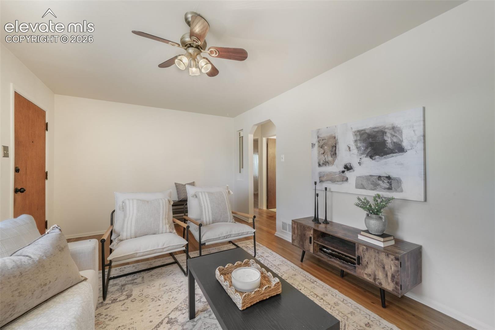 Listing photo 10 for 920 S Canosa Court