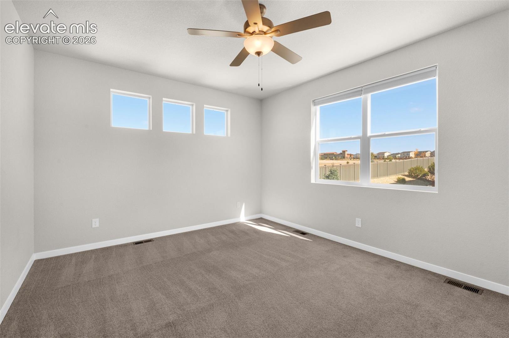 Listing photo 14 for 6872 Lily Mountain Lane