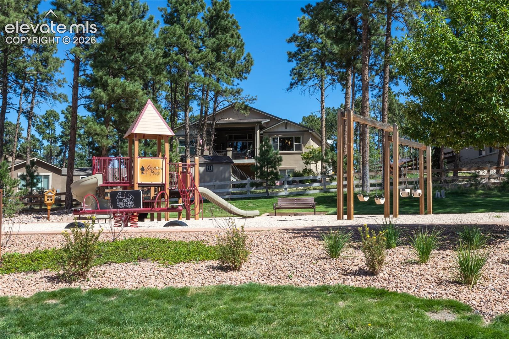 Listing photo 32 for 16352 Woodward Terrace