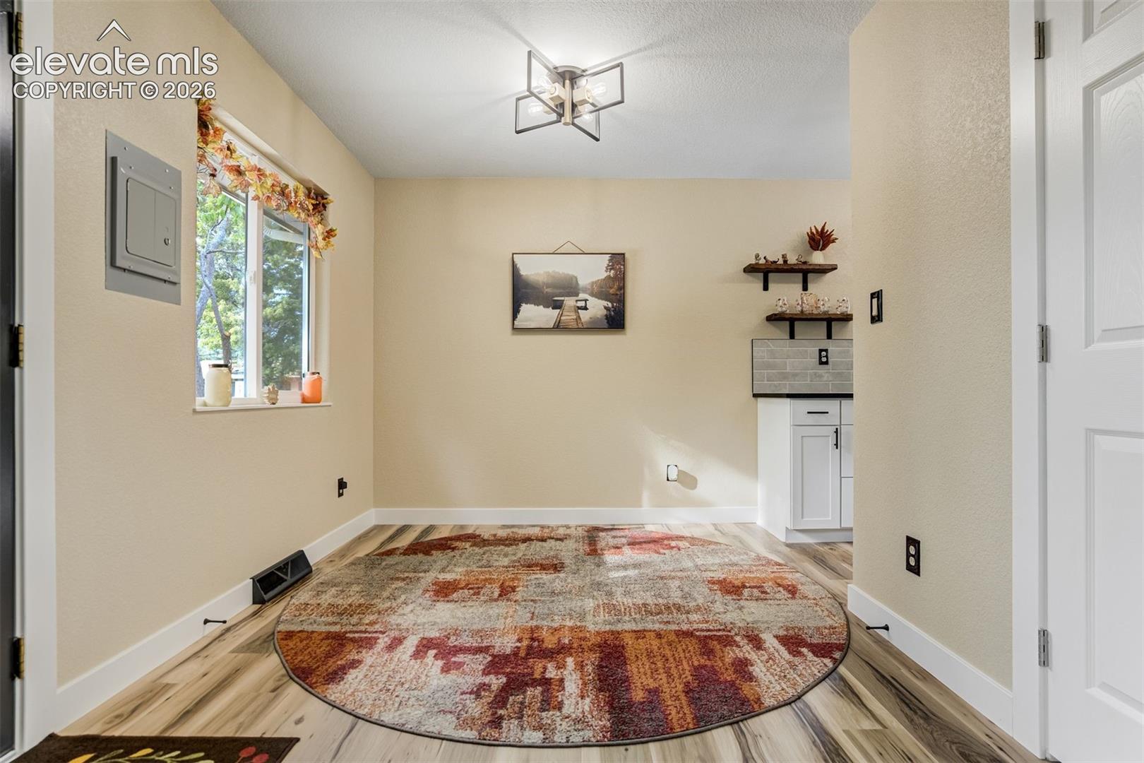 Listing photo 13 for 1730 Auburn Drive