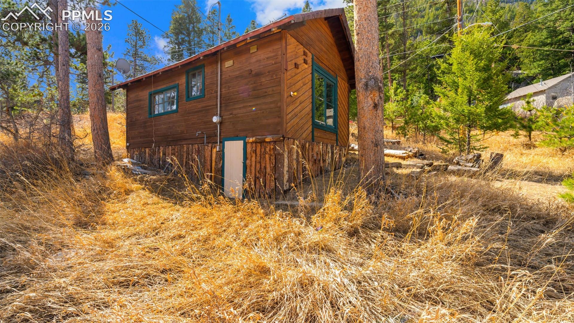 Listing photo 3 for 10345 Aspen Street