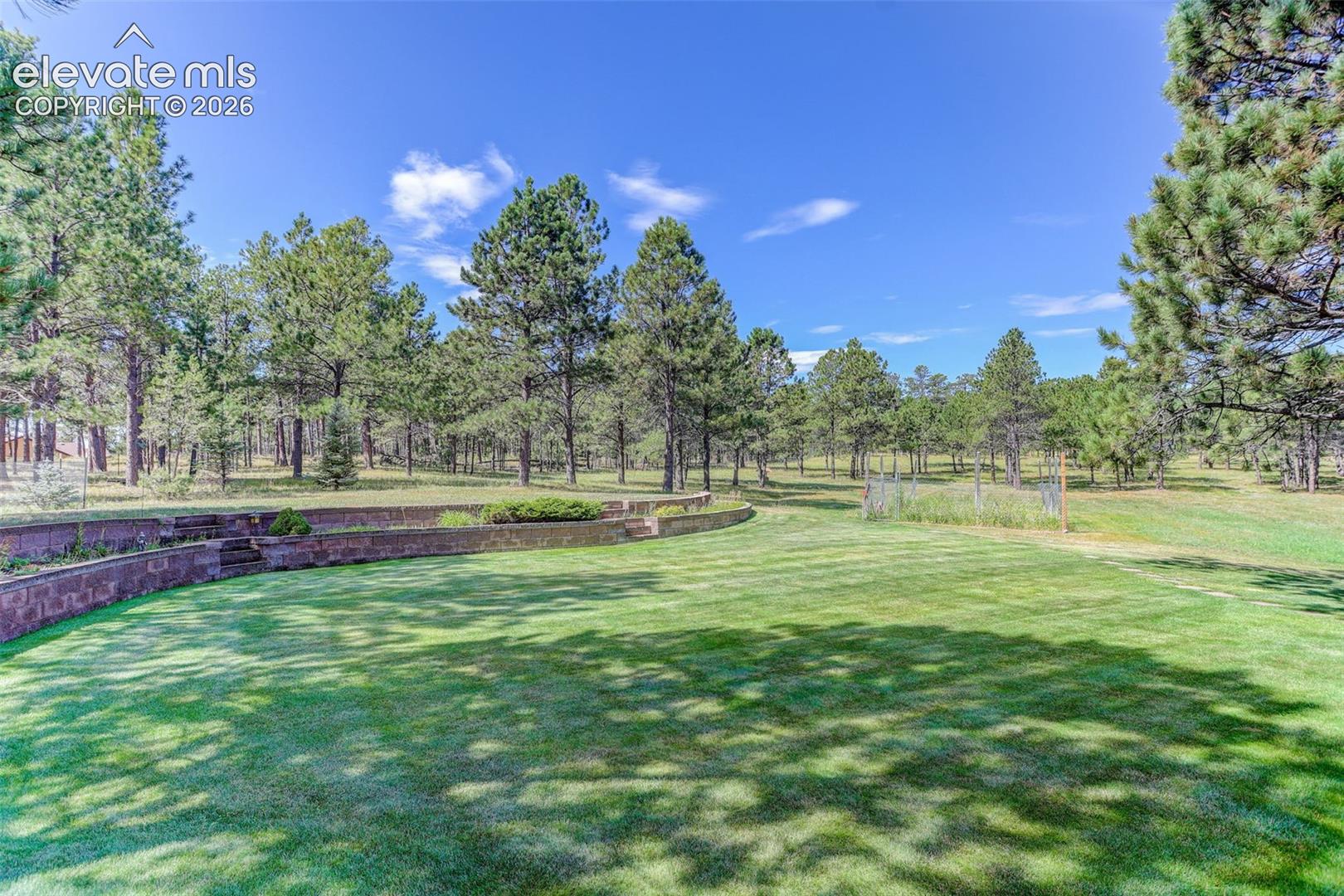Listing photo 10 for 11570 Milford Road