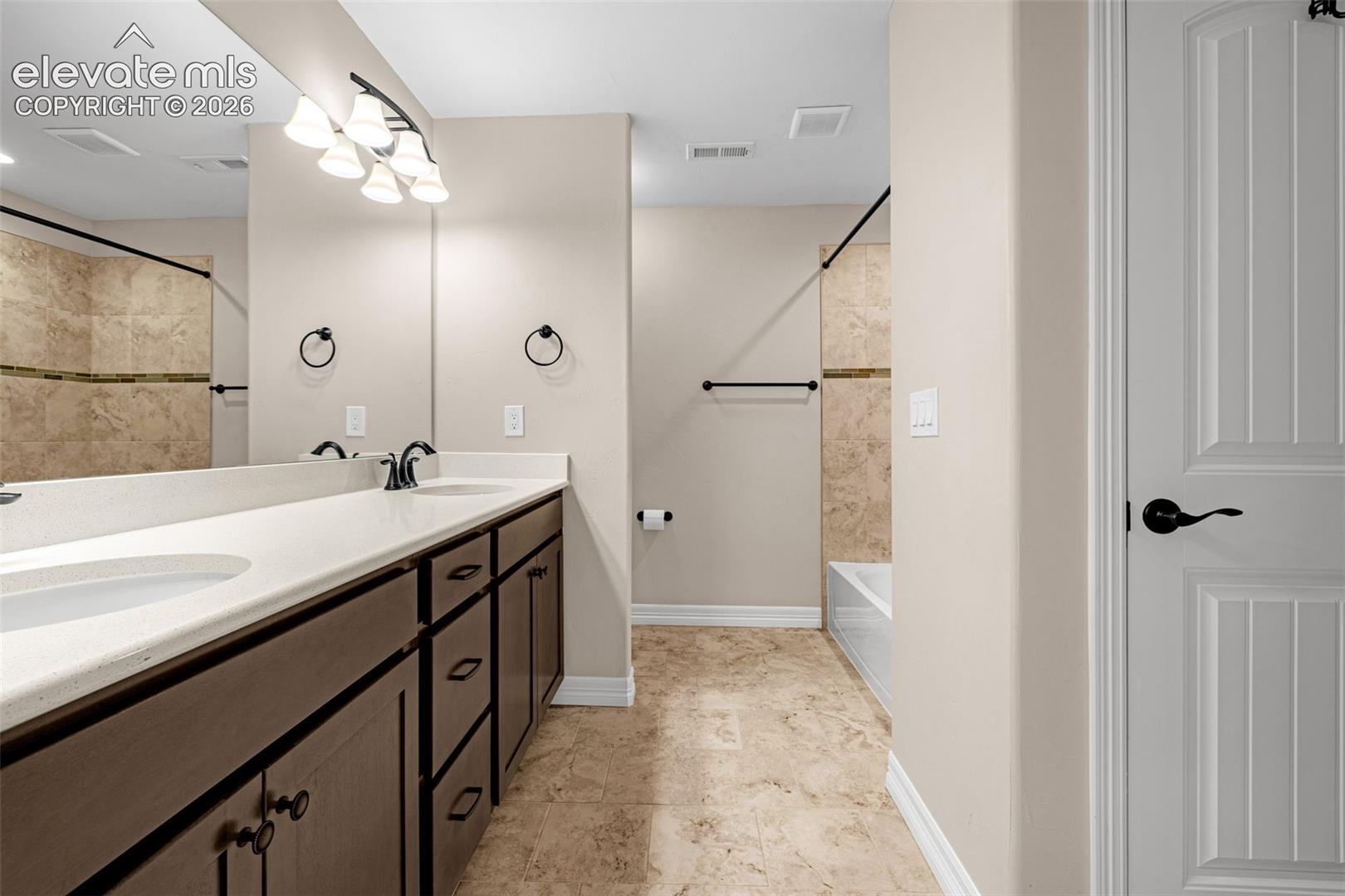 Listing photo 37 for 9813 Fairway Glen Drive