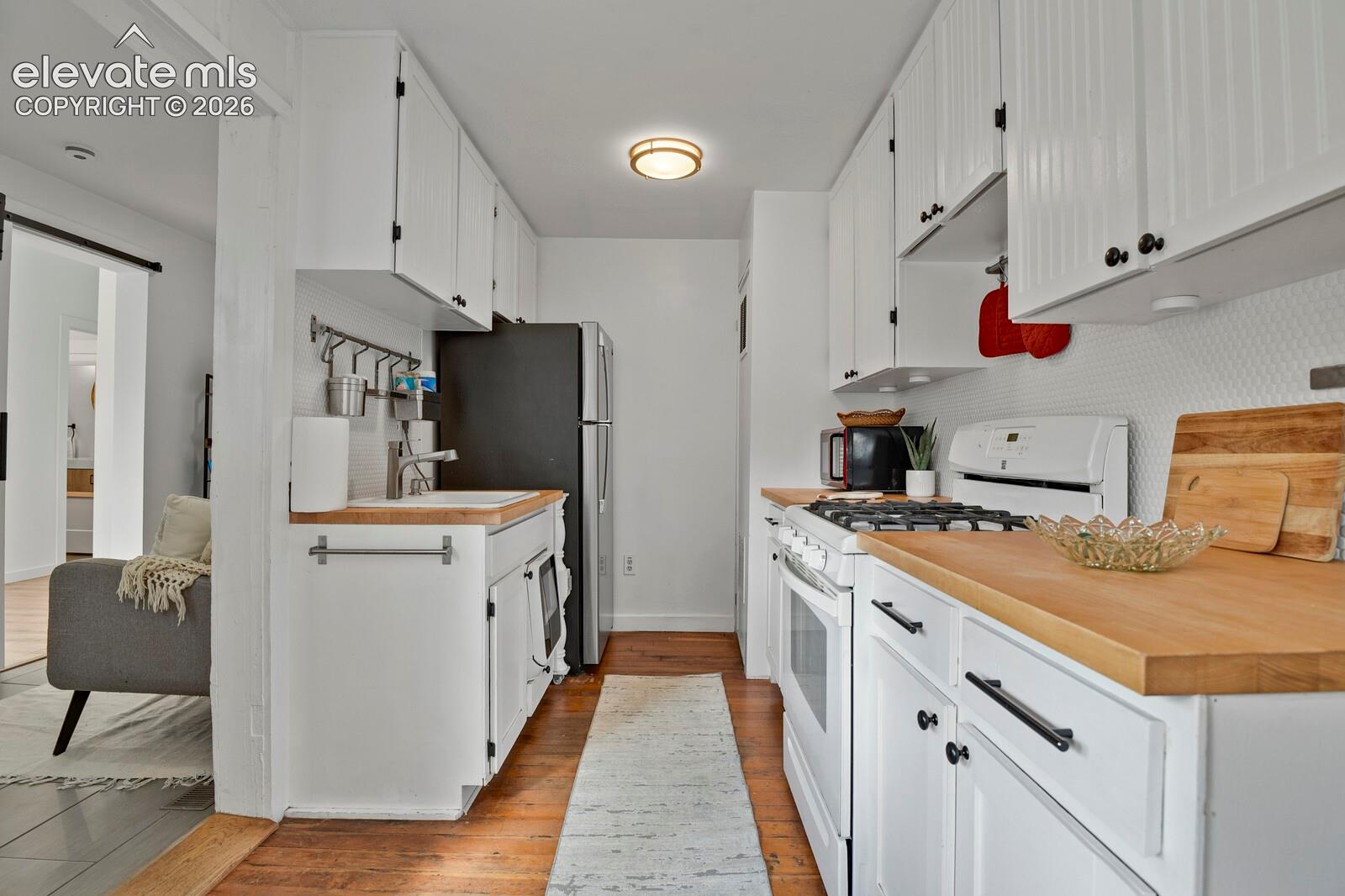 Listing photo 14 for 506 N Fairview Street