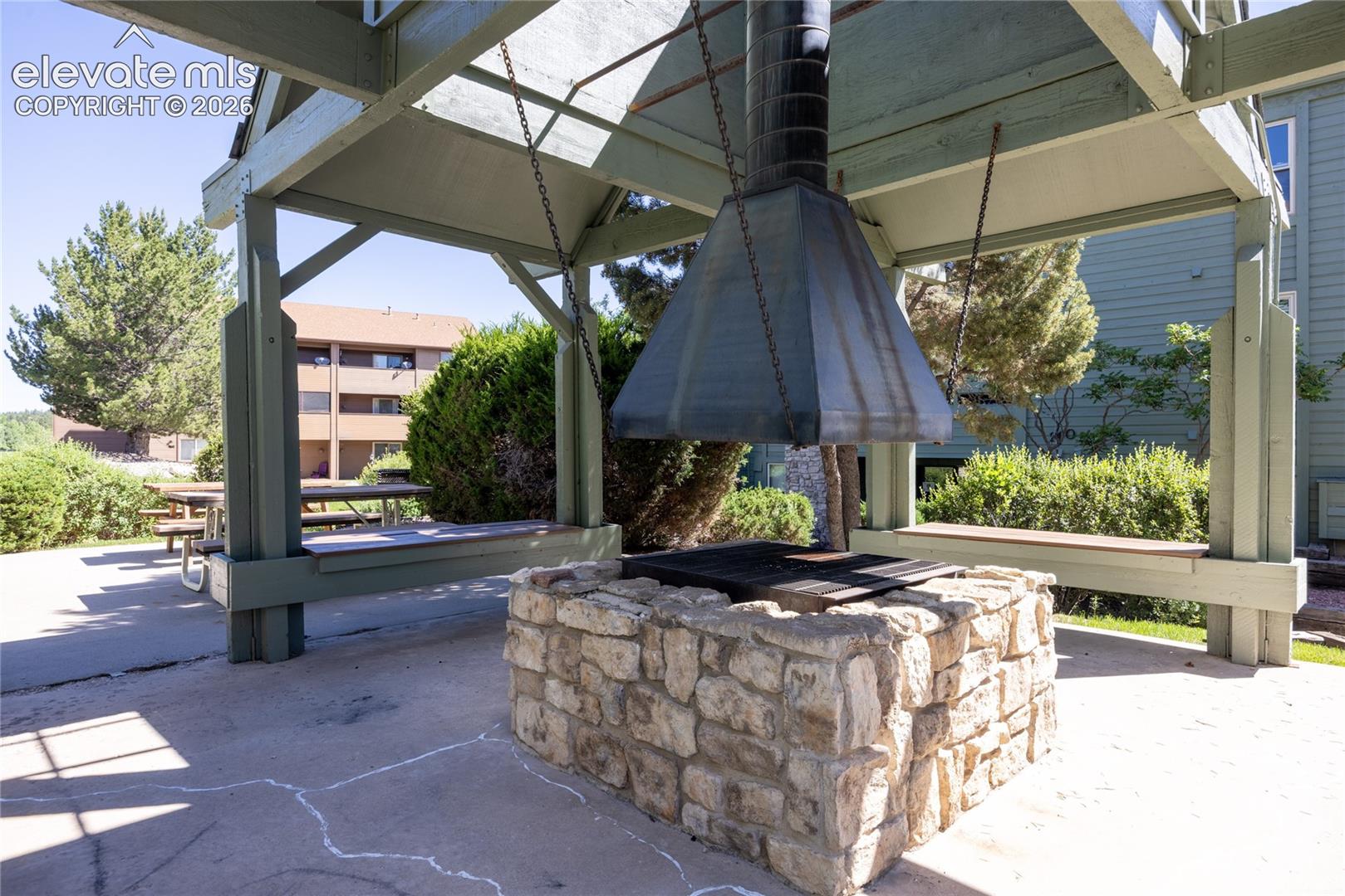140 Rockrimmon Boulevard, photo 23