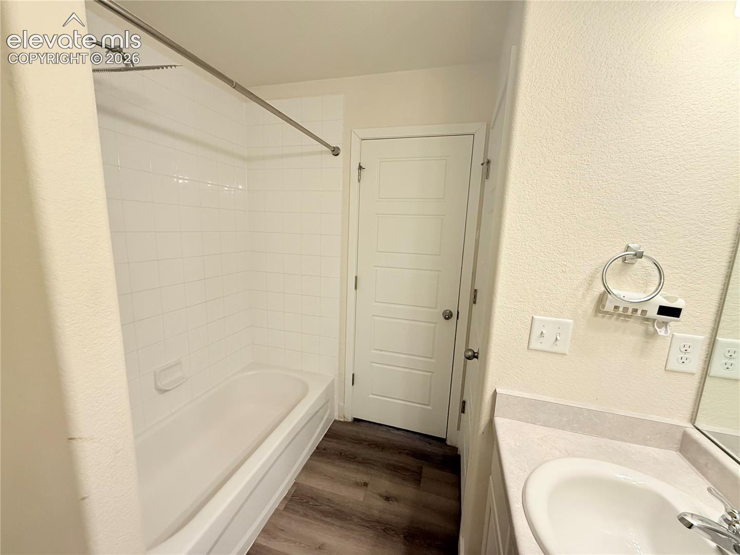 Listing photo 8 for 12644 Enclave Scenic Drive