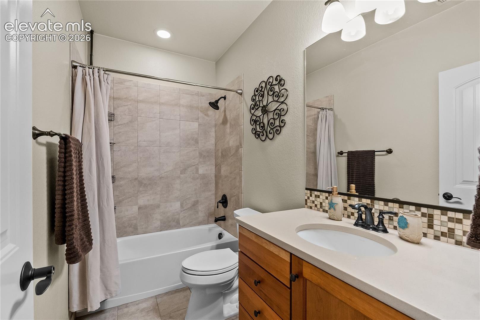 Listing photo 33 for 3336 Redcoat Lane