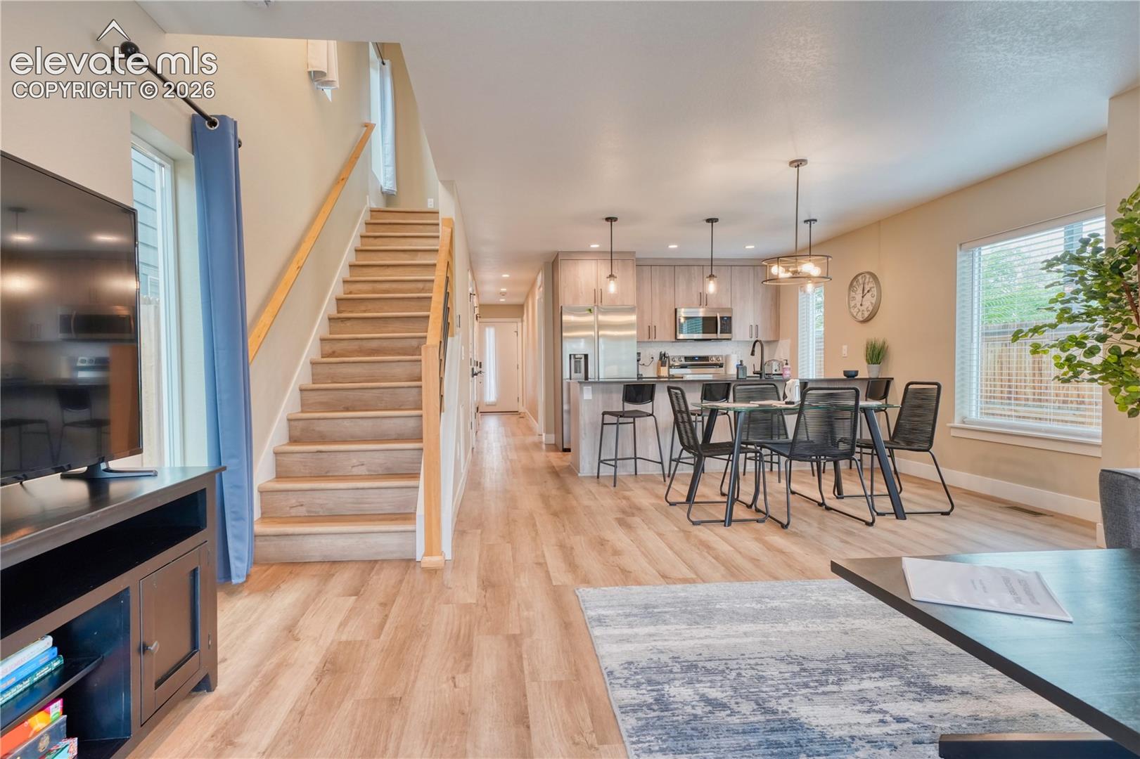 Listing photo 4 for 829 Kalamath Street