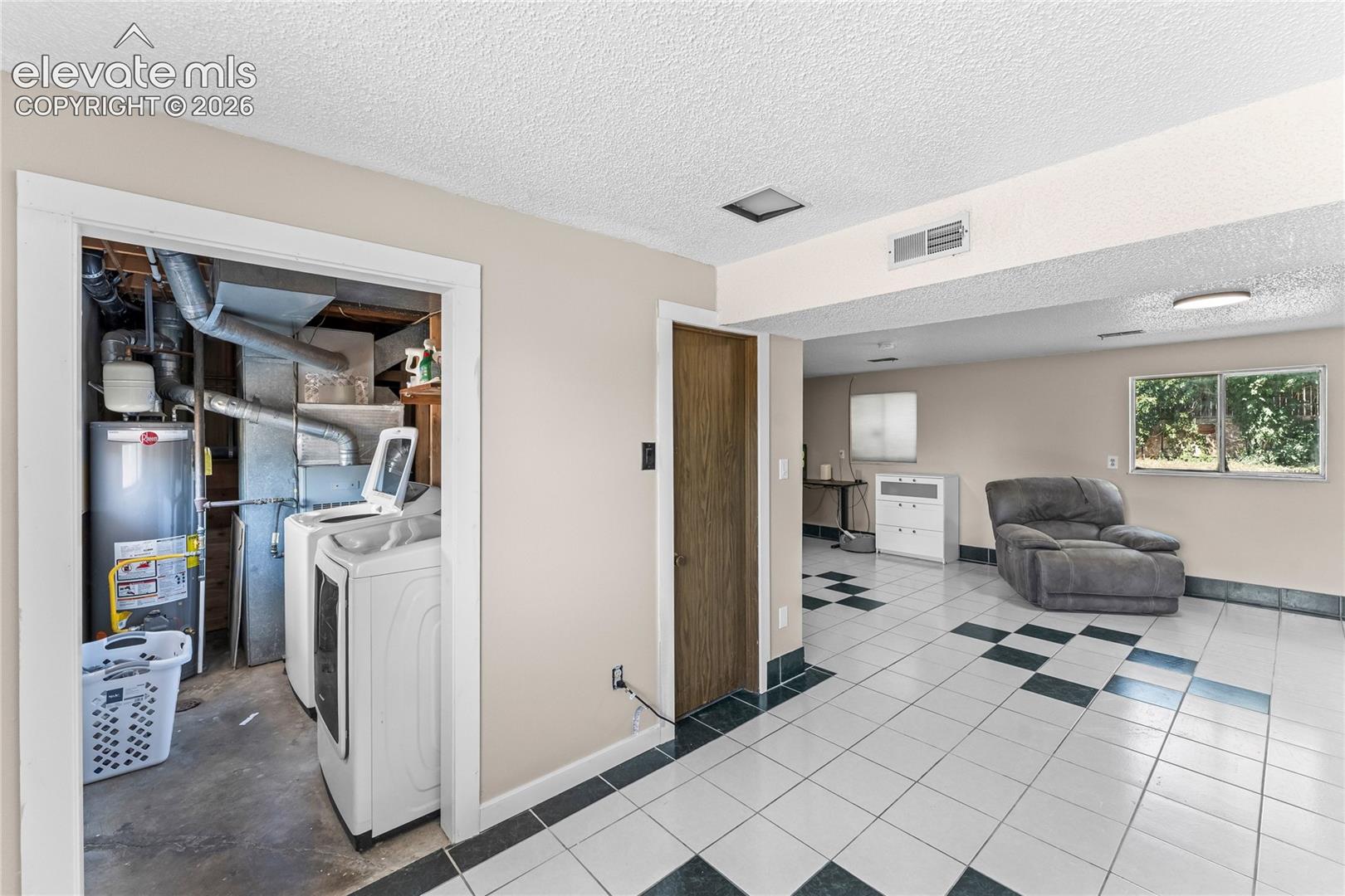 Listing photo 27 for 22 Heatherwood Lane