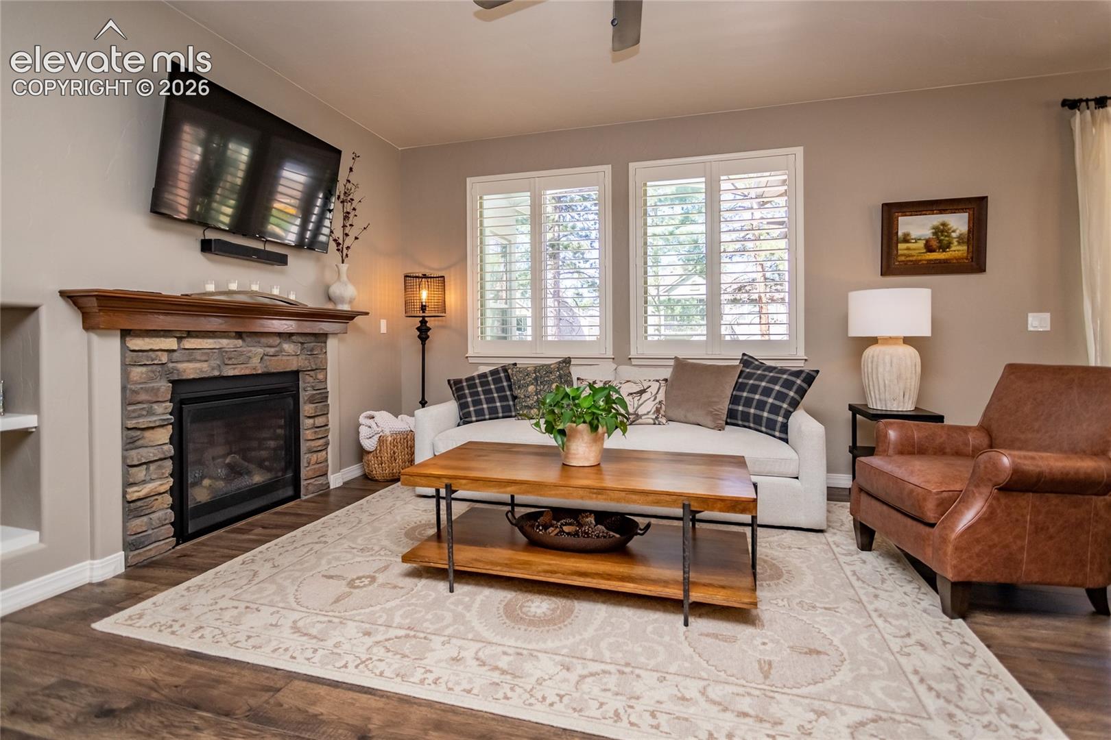 Listing photo 14 for 16352 Woodward Terrace