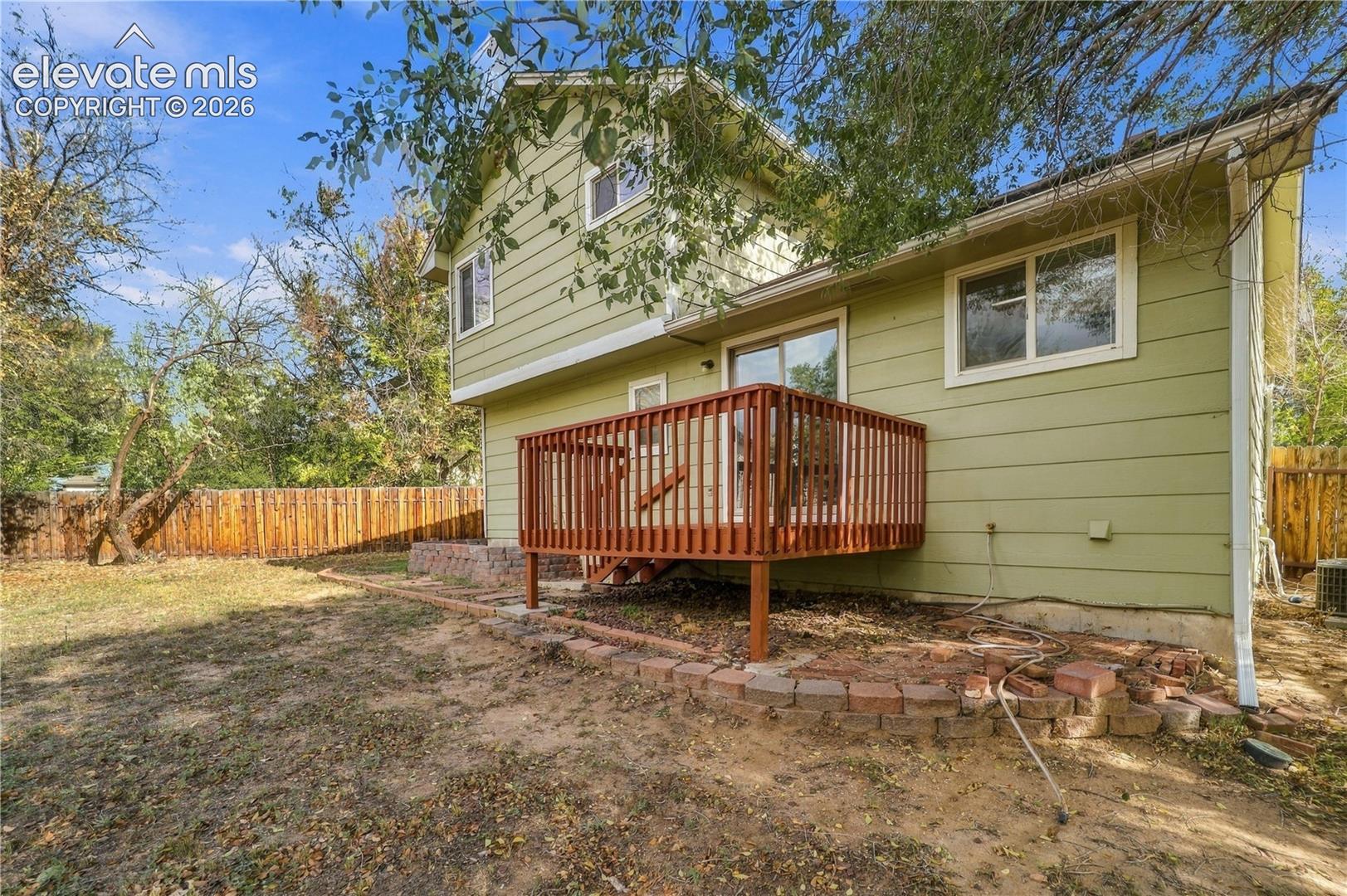 Listing photo 33 for 310 Briggs Place