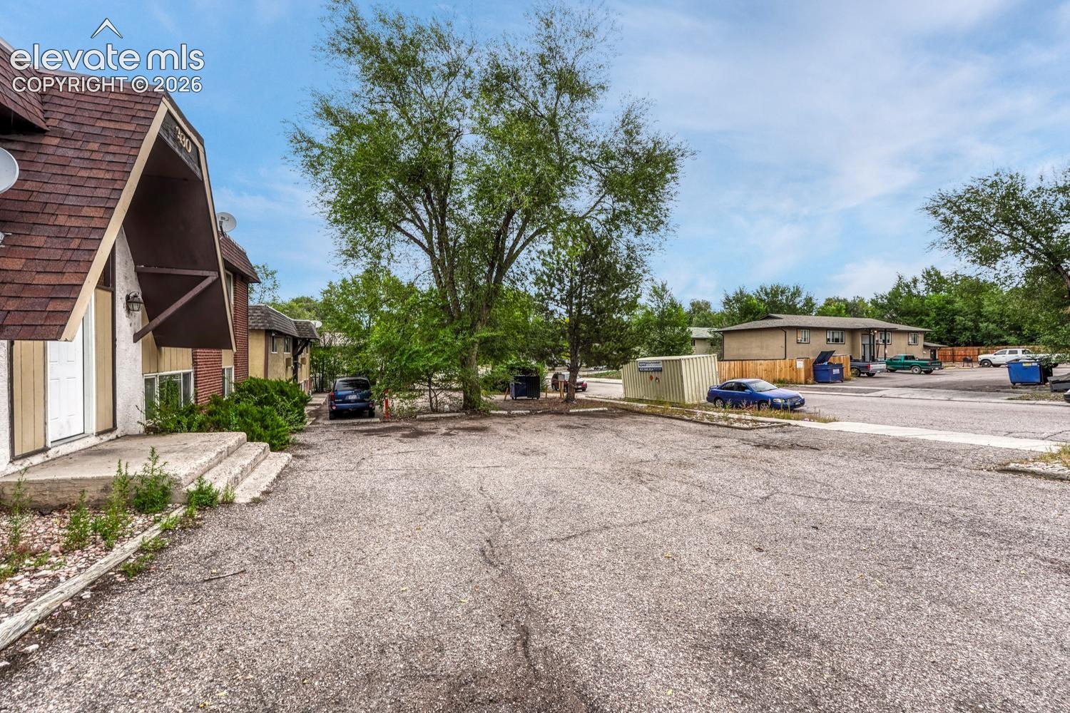 Listing photo 3 for 330 Vehr Drive