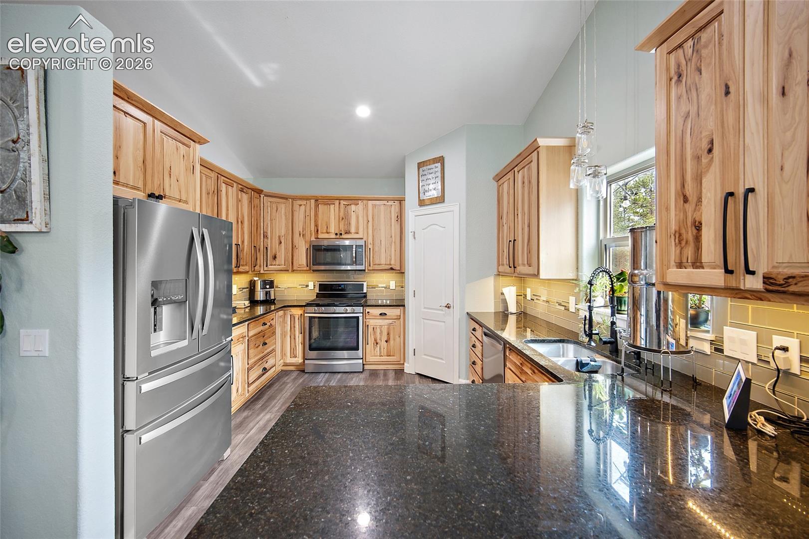Listing photo 7 for 1101 Ptarmigan Drive