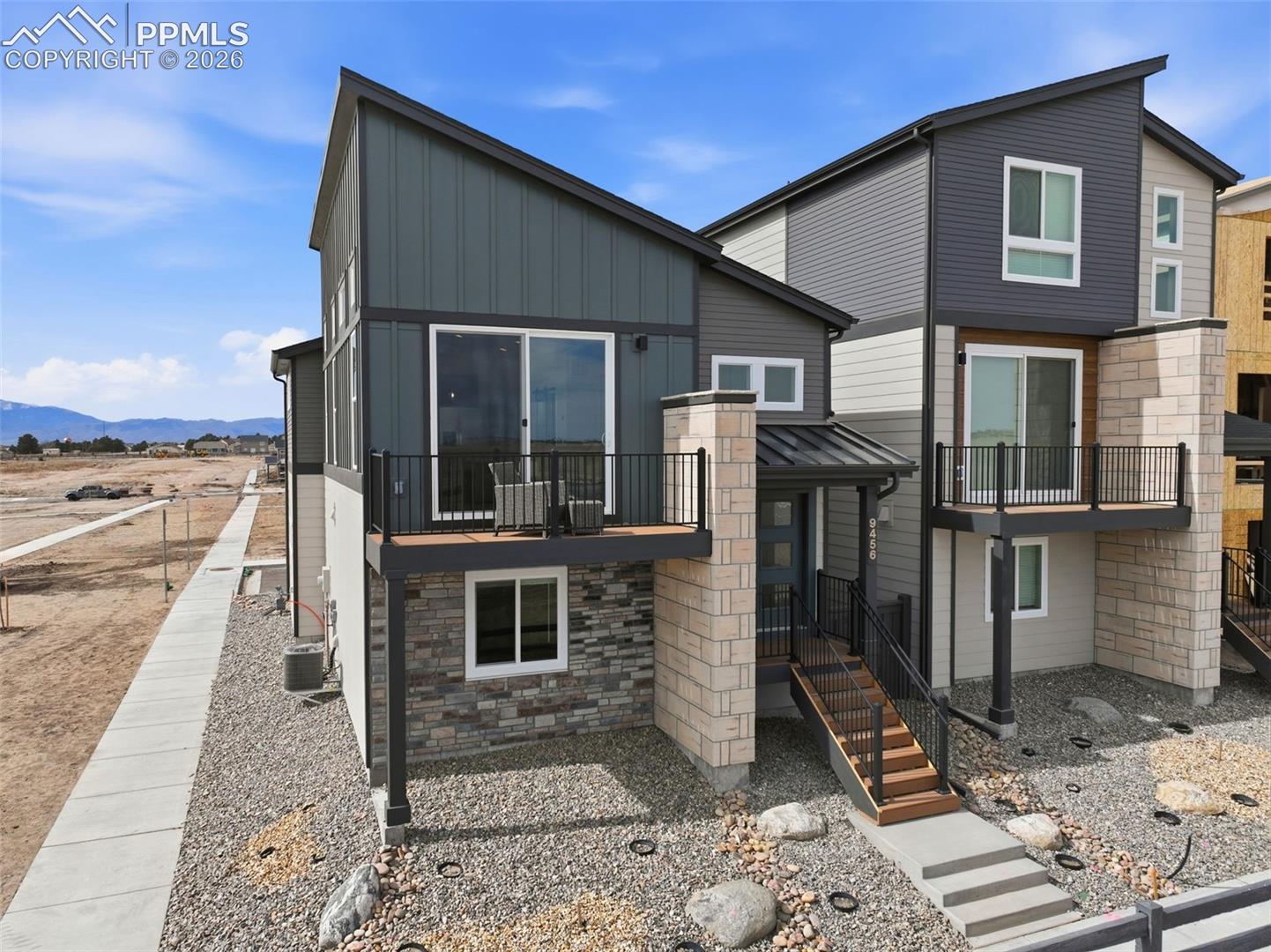 9456 Traveler Terrace, photo 5