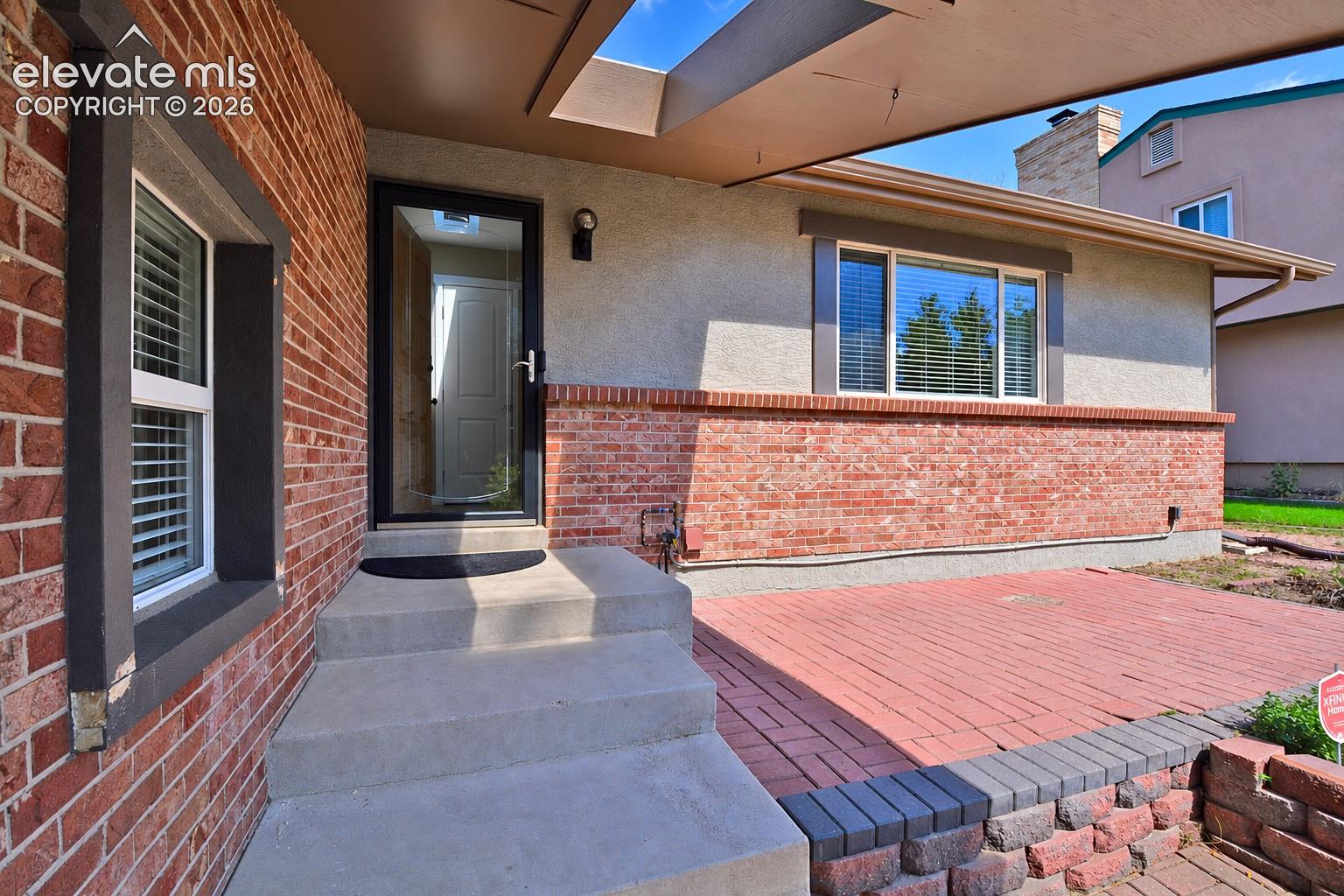 5020 Barcelona Way, photo 2