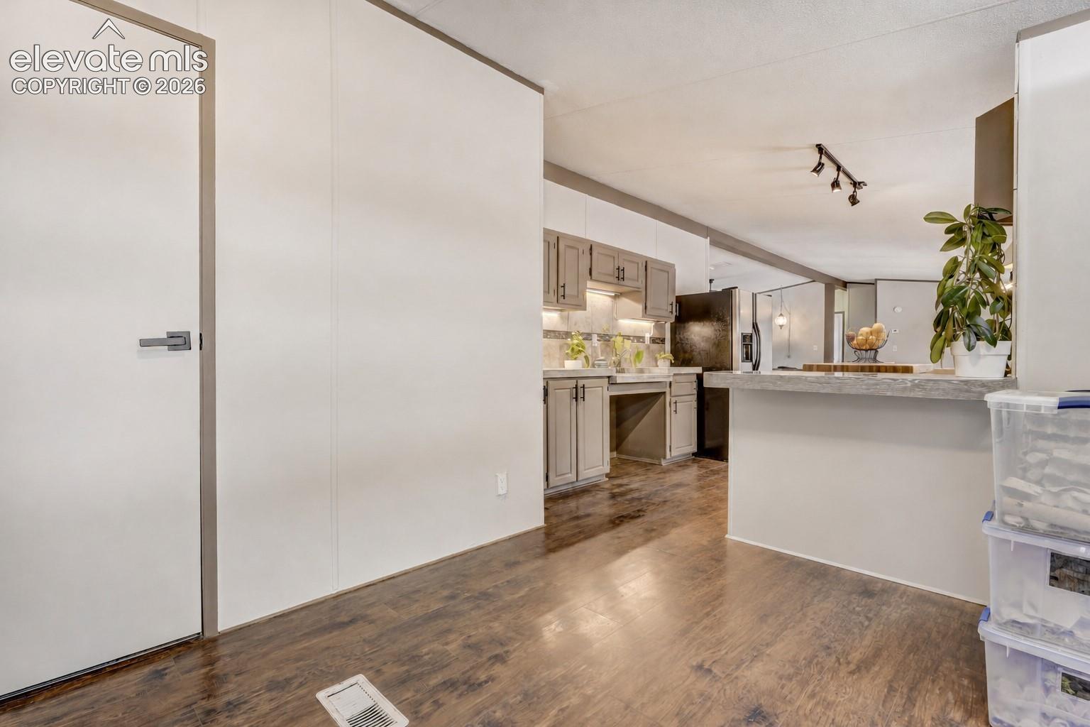 784 Blossom Road, photo 11